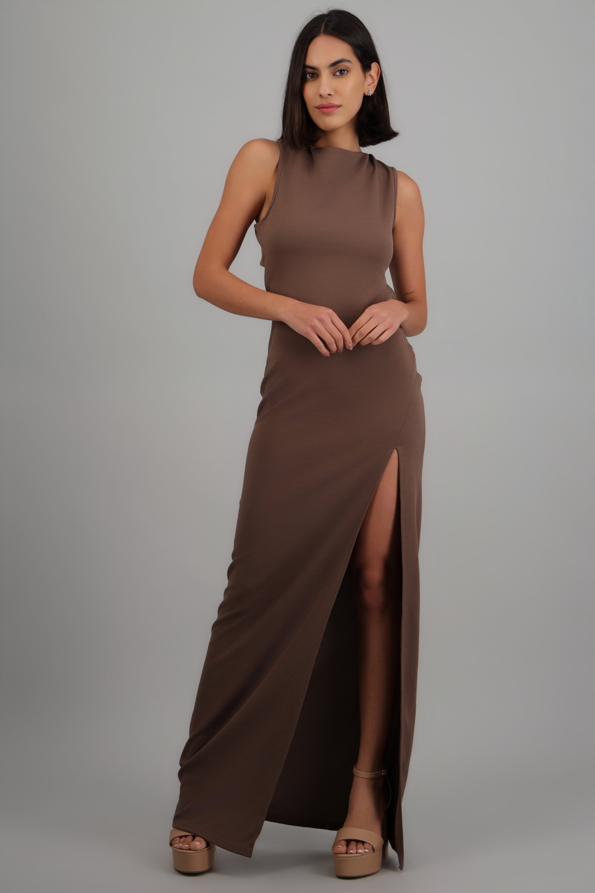 Vestido maxi espalda cruzada CHOCOLATE