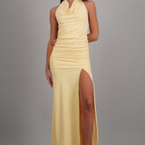 Vestido maxi escote cascada espalda descubierta