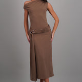 Vestido midi hombro caido detalle cadera