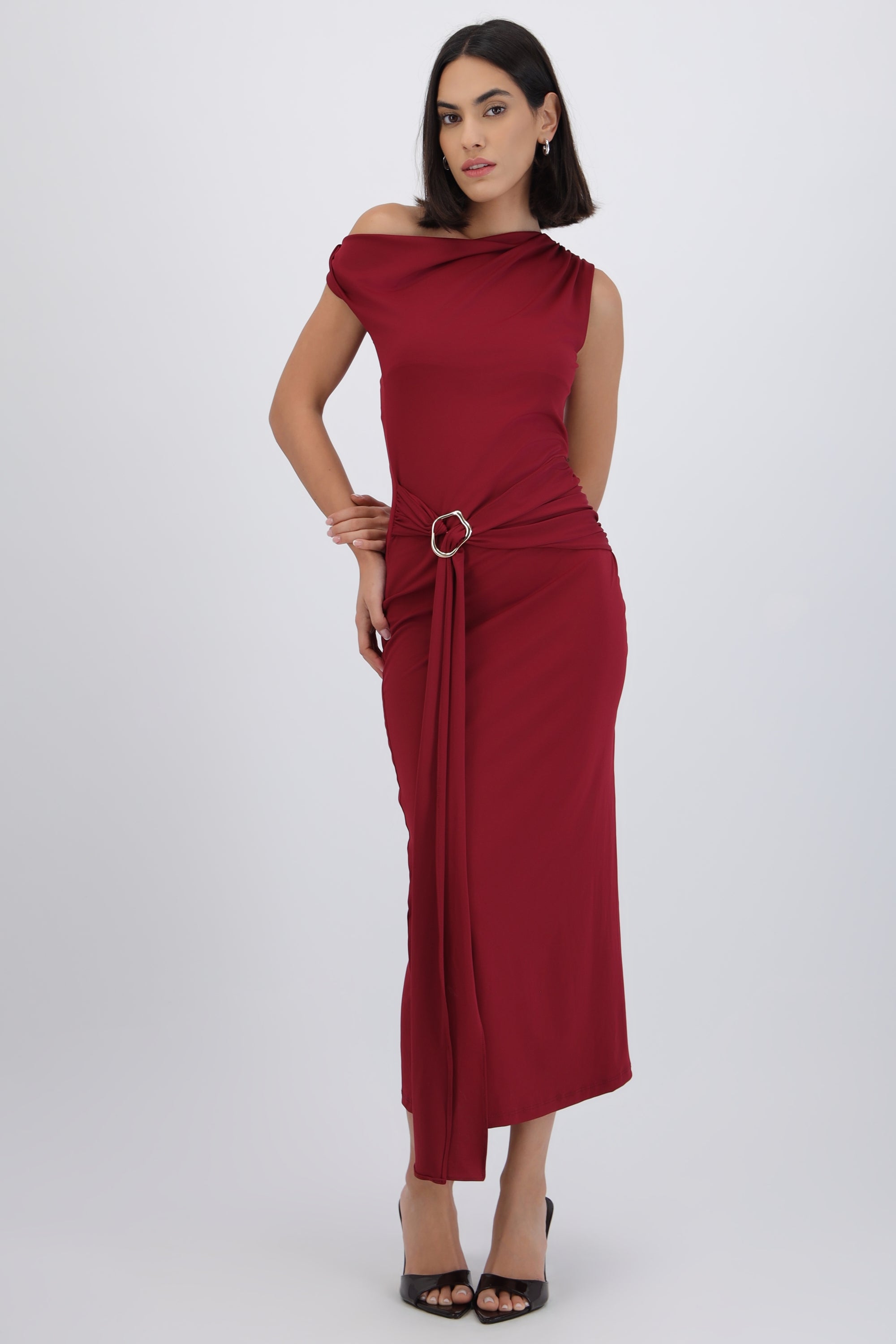 Vestido midi hombro caido detalle cadera