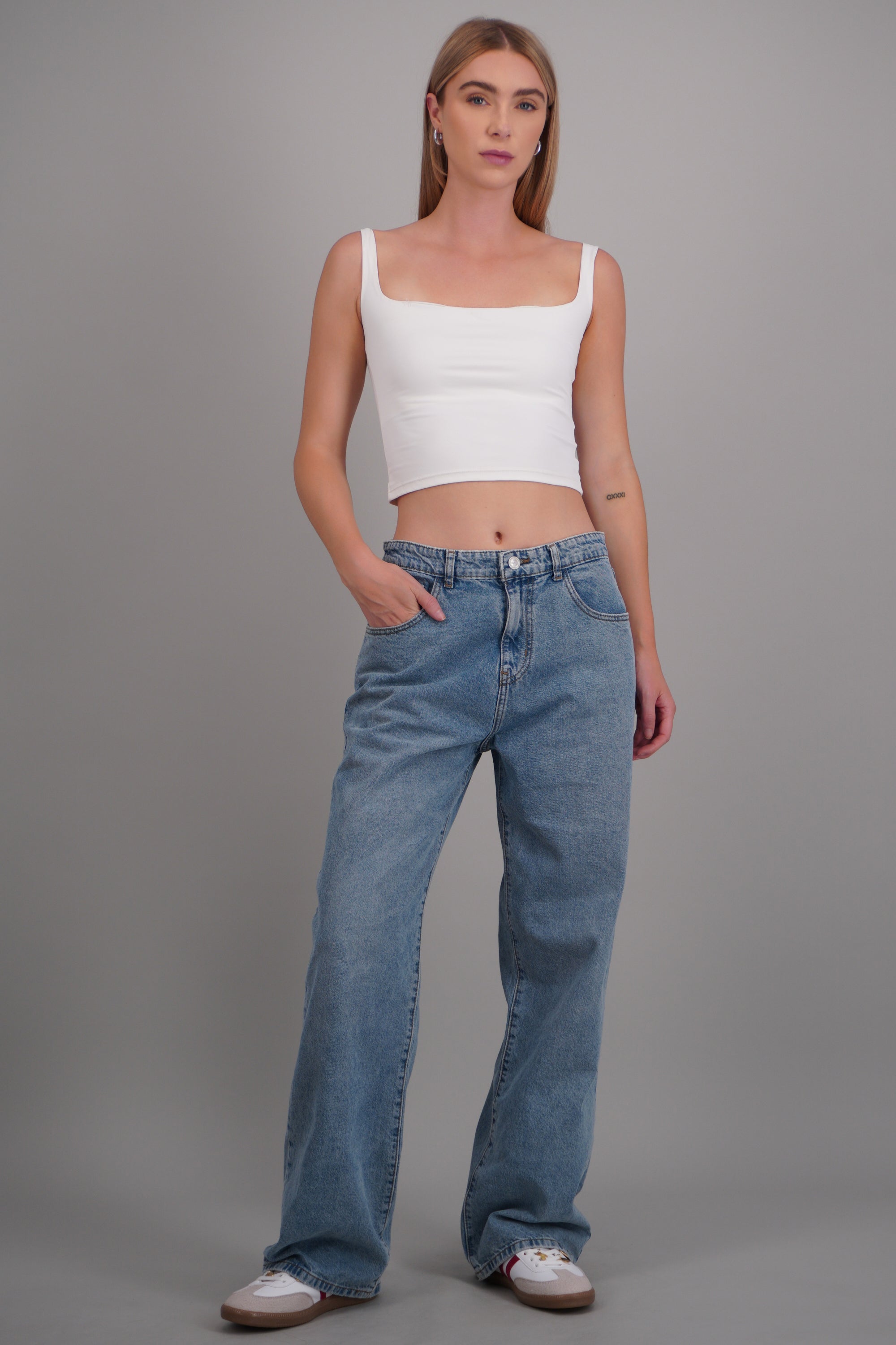 Jeans wide leg mini dobladillo LIGHT WASH