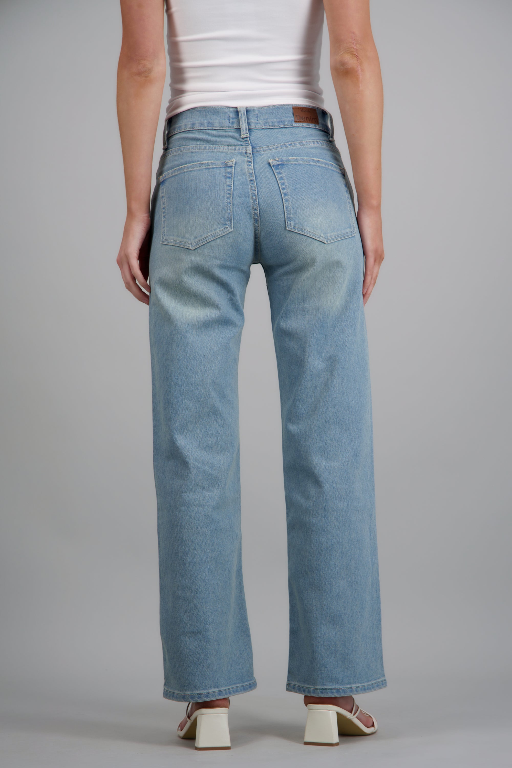 Jeans wide leg básico LIGHT WASH