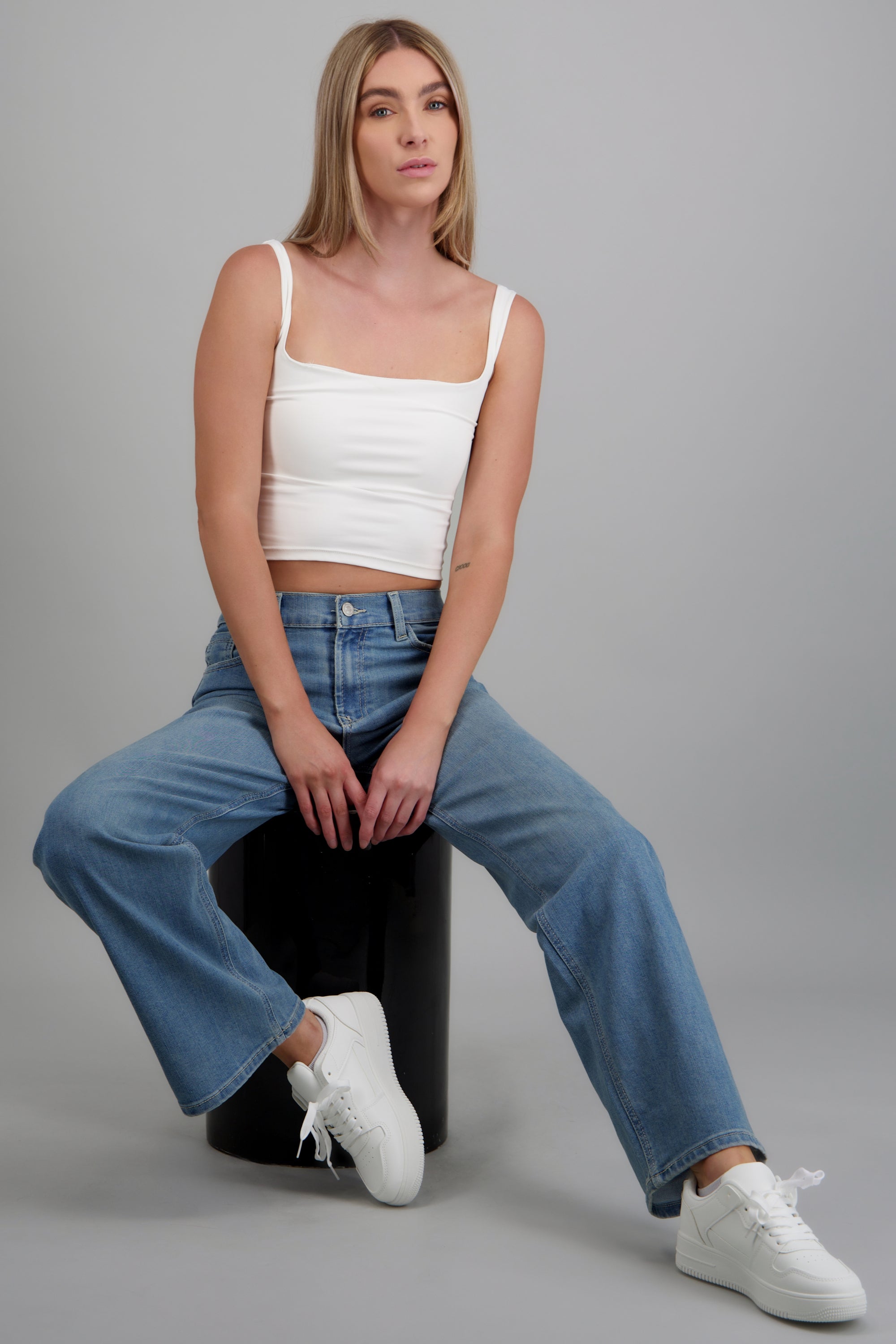 Jeans wide leg básico MEDIUM WASH