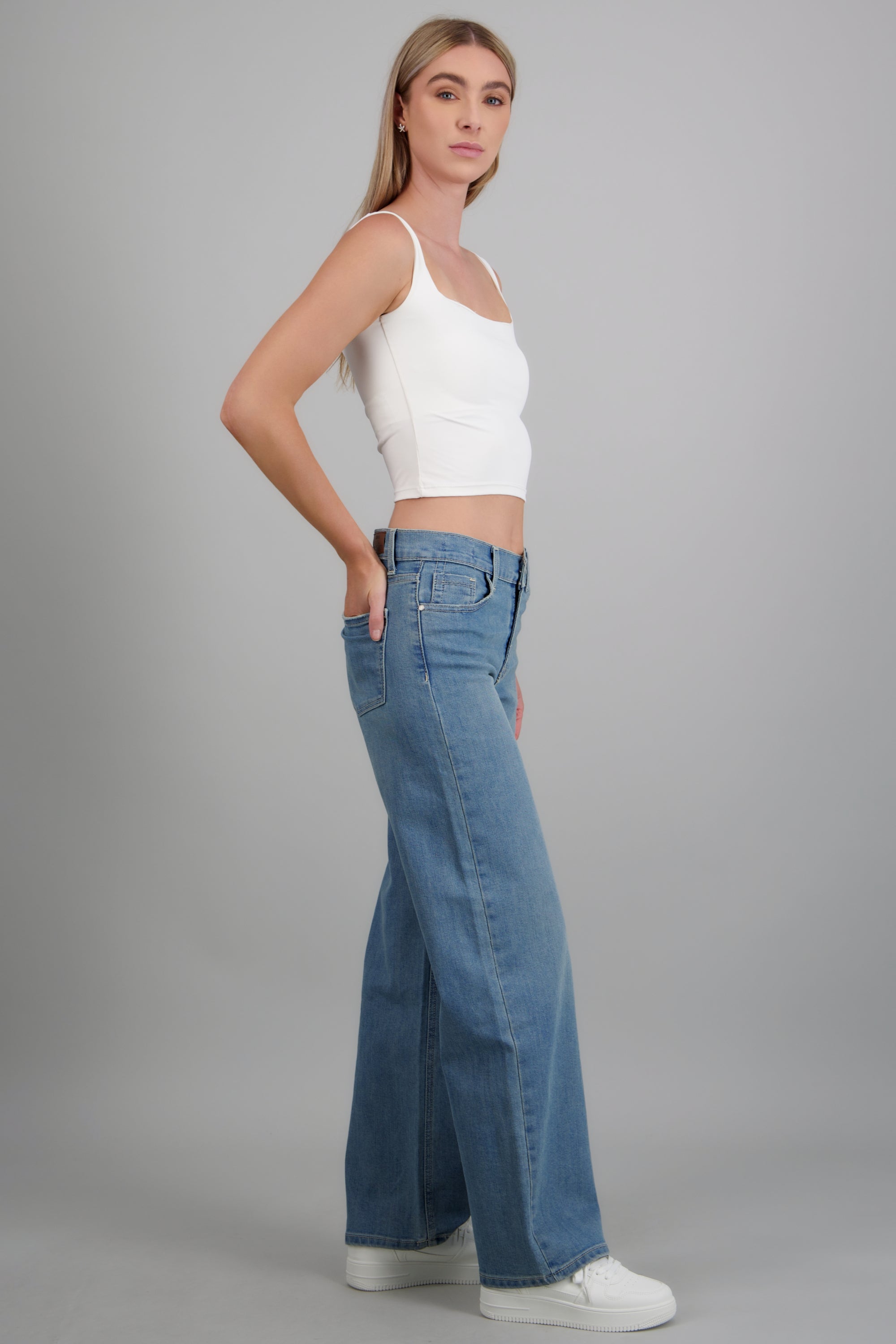 Jeans wide leg básico MEDIUM WASH