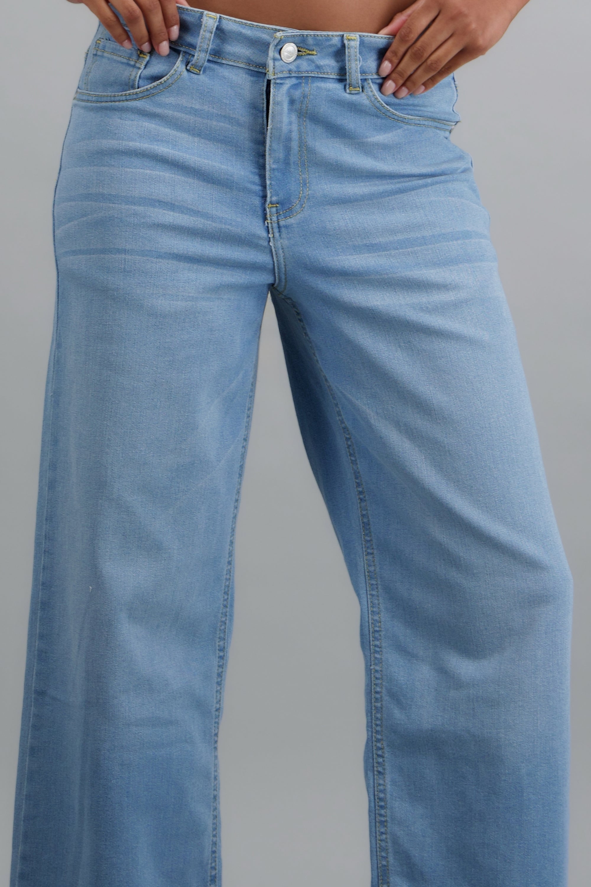 Jeans wide leg básicos LIGHT WASH