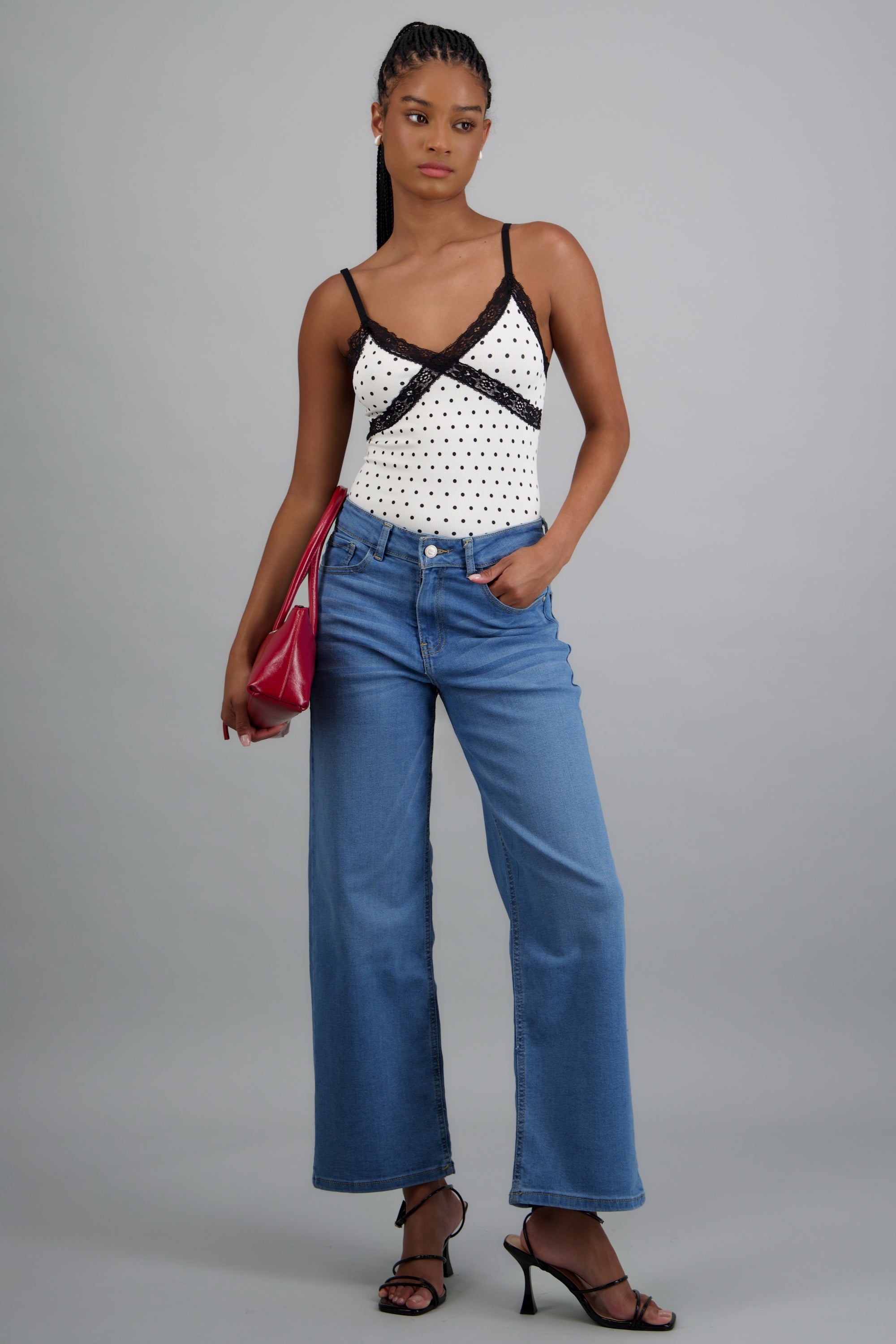 Jeans wide leg básicos BLEACHED