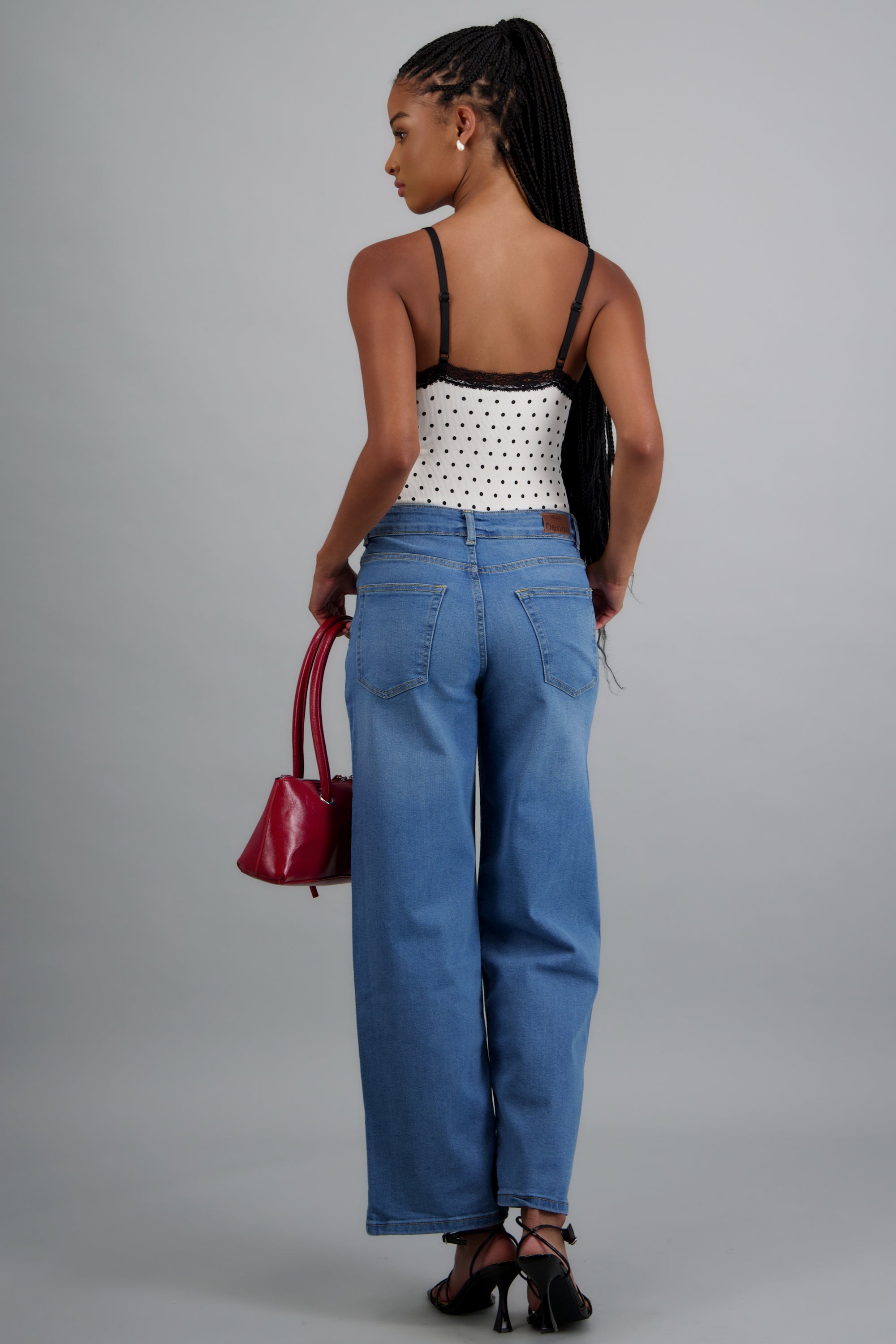 Jeans wide leg básicos BLEACHED