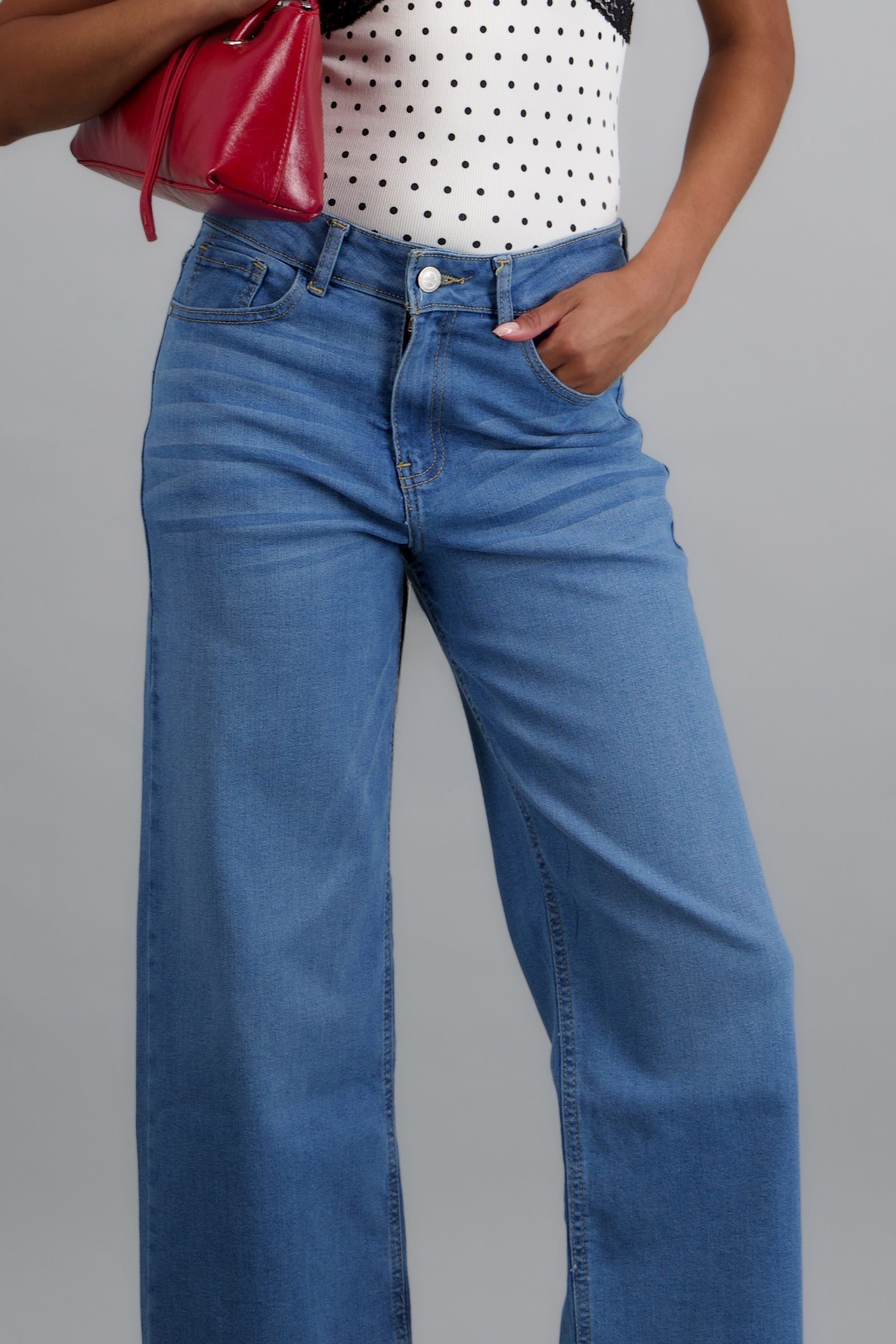 Jeans wide leg básicos BLEACHED