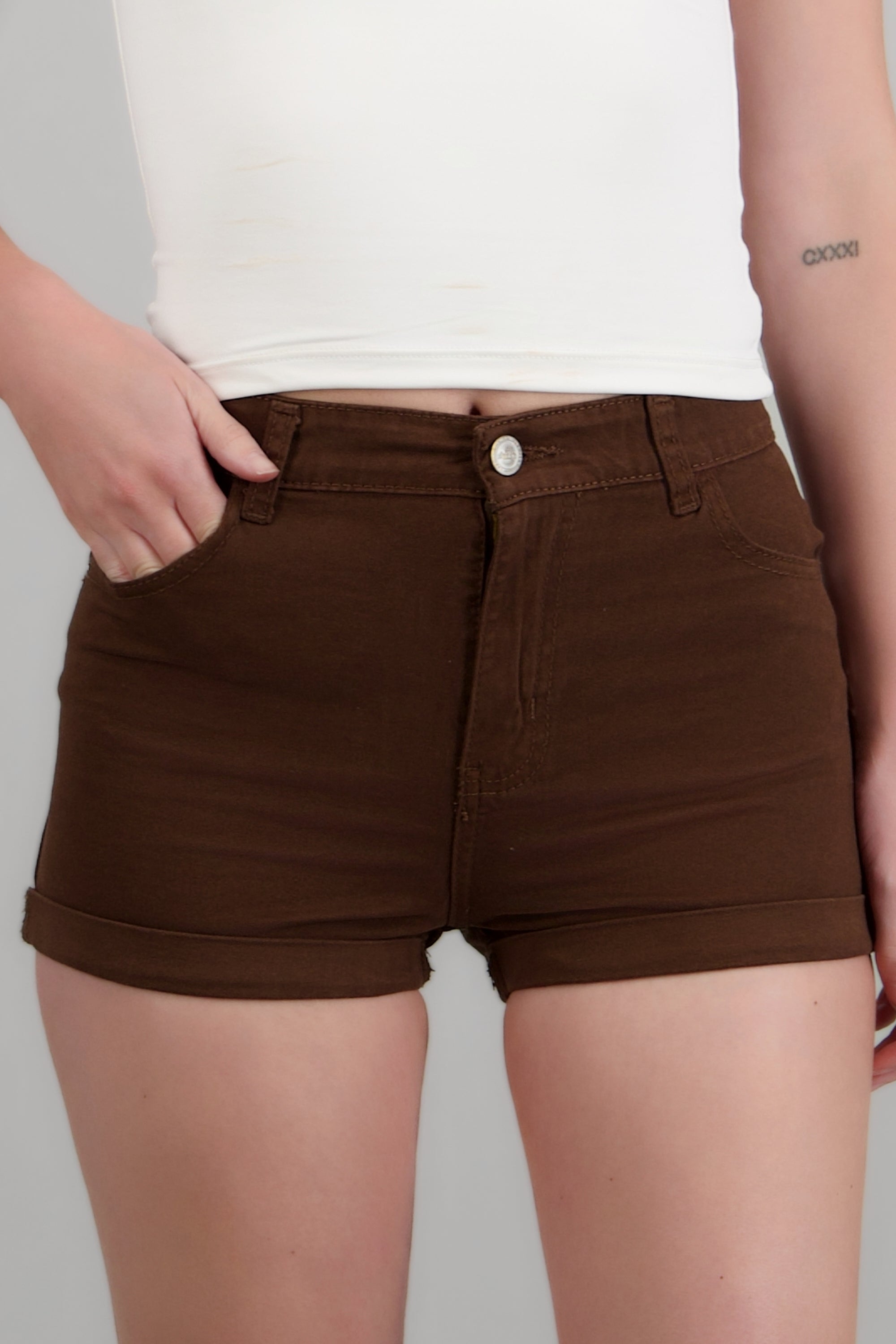 Mini shorts dobladillo CHOCOLATE