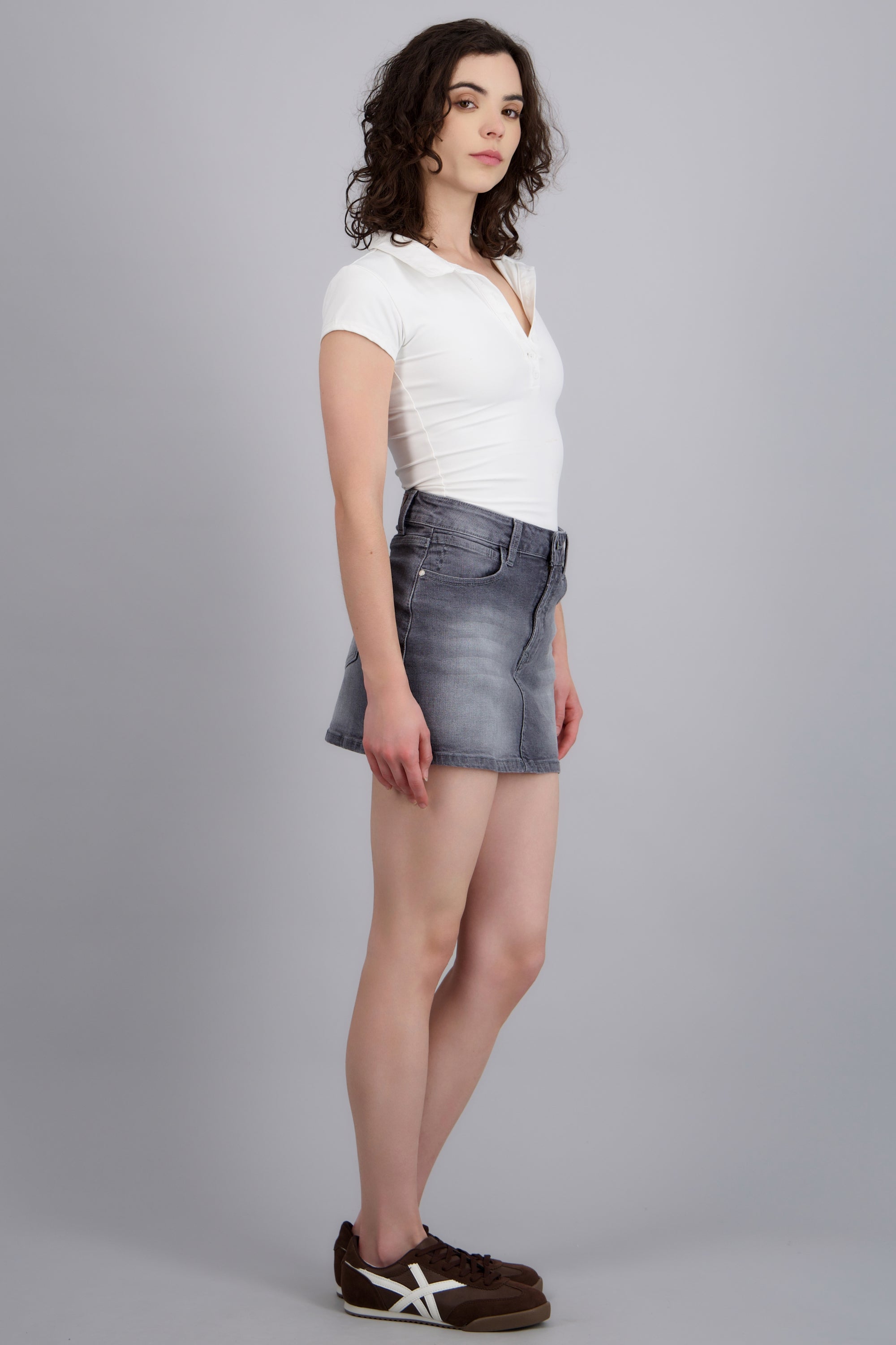 GRAY