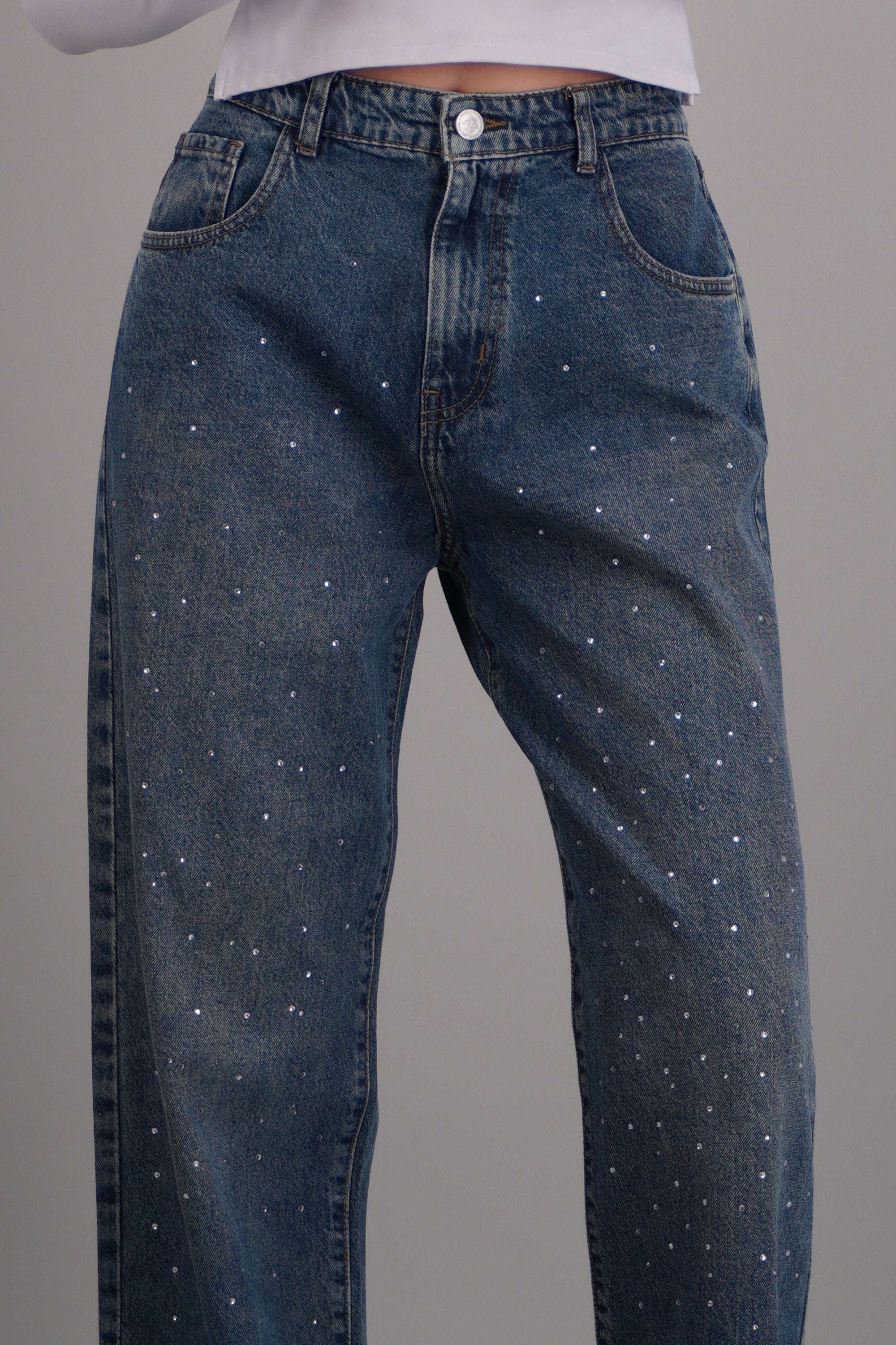 MEDIUM WASH