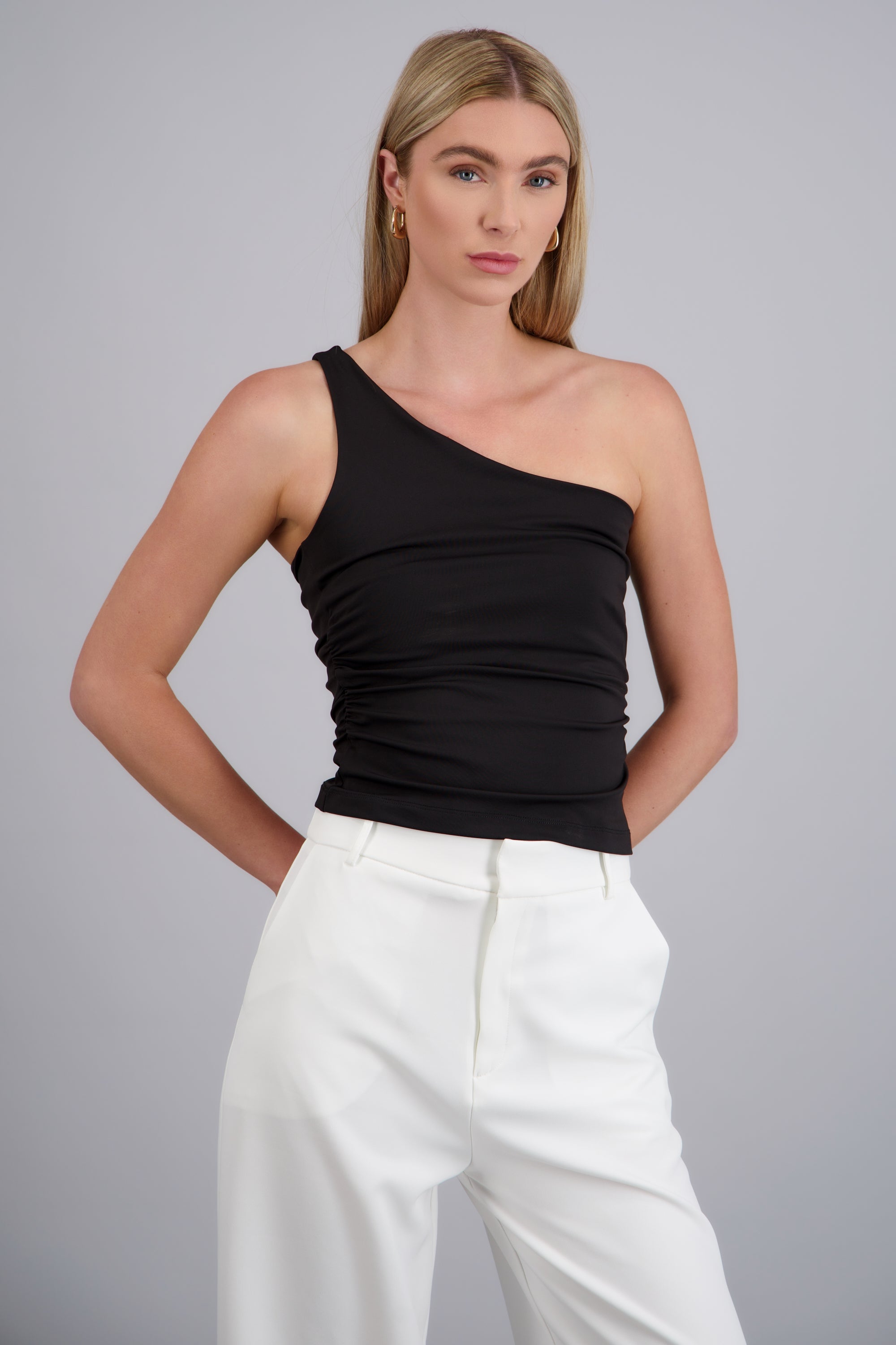 Top hombro asimétrico espalda descubierta NEGRO
