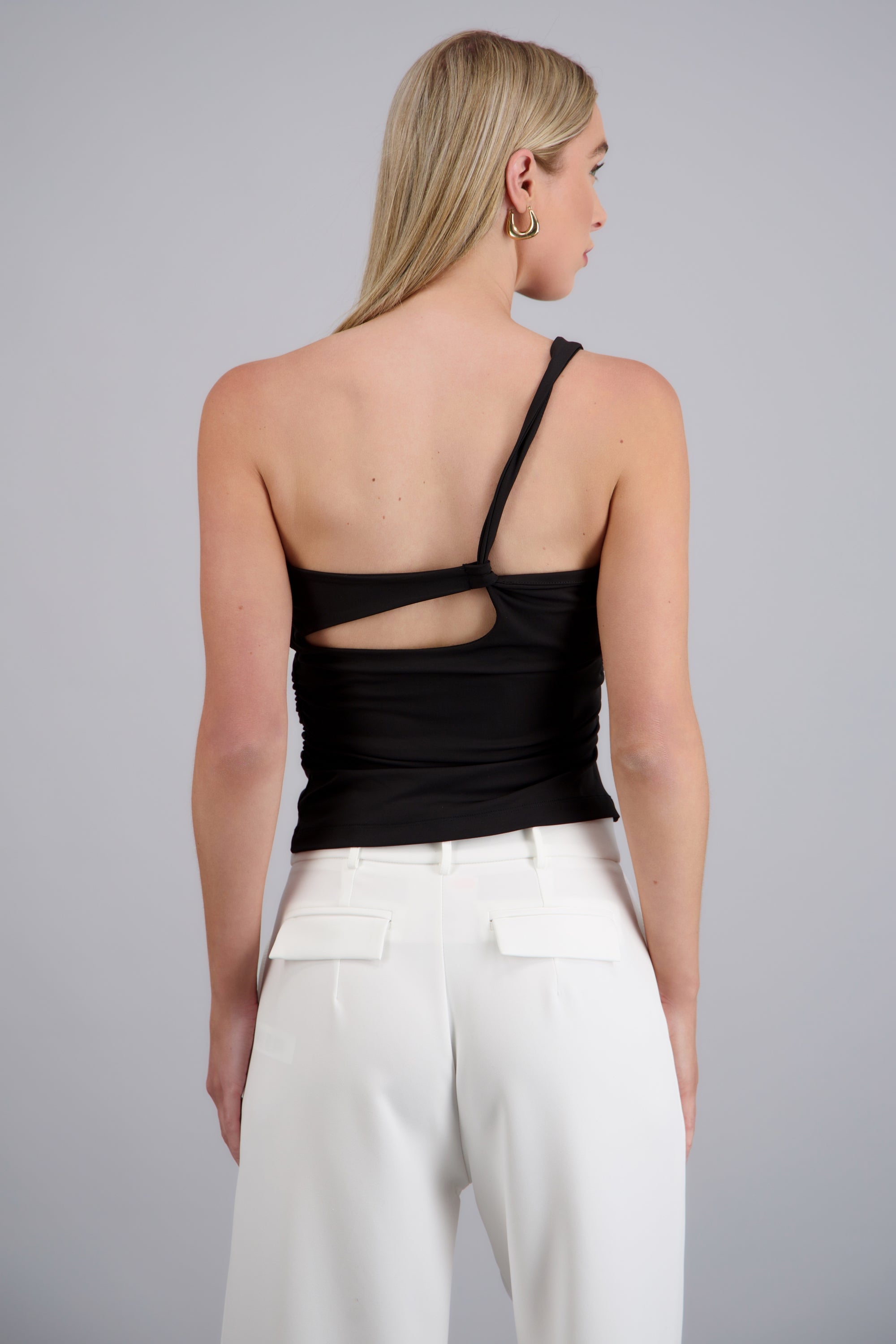 Top hombro asimétrico espalda descubierta NEGRO