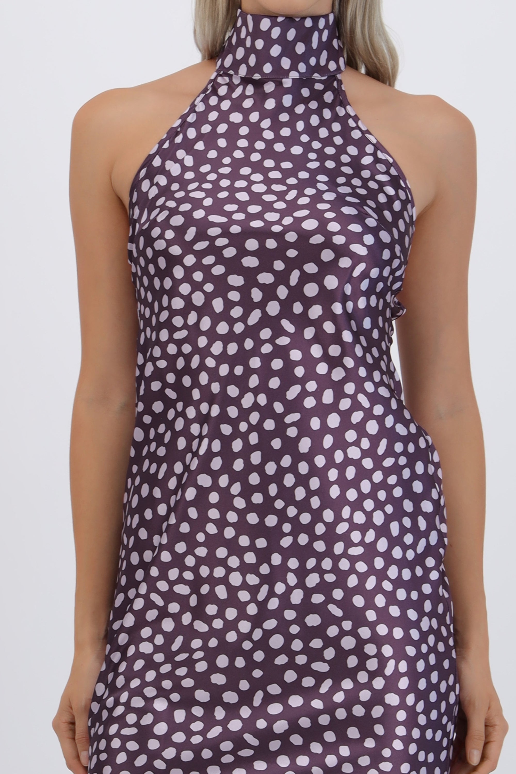 Vestido cuello alto amarre espalda polka dots