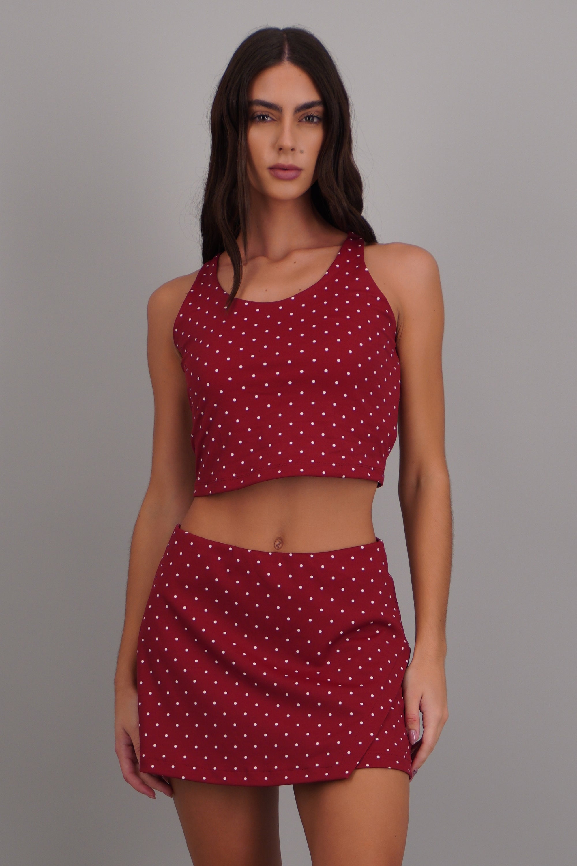 Top deportivo espalda cruzada polka dots ROJO COMBO