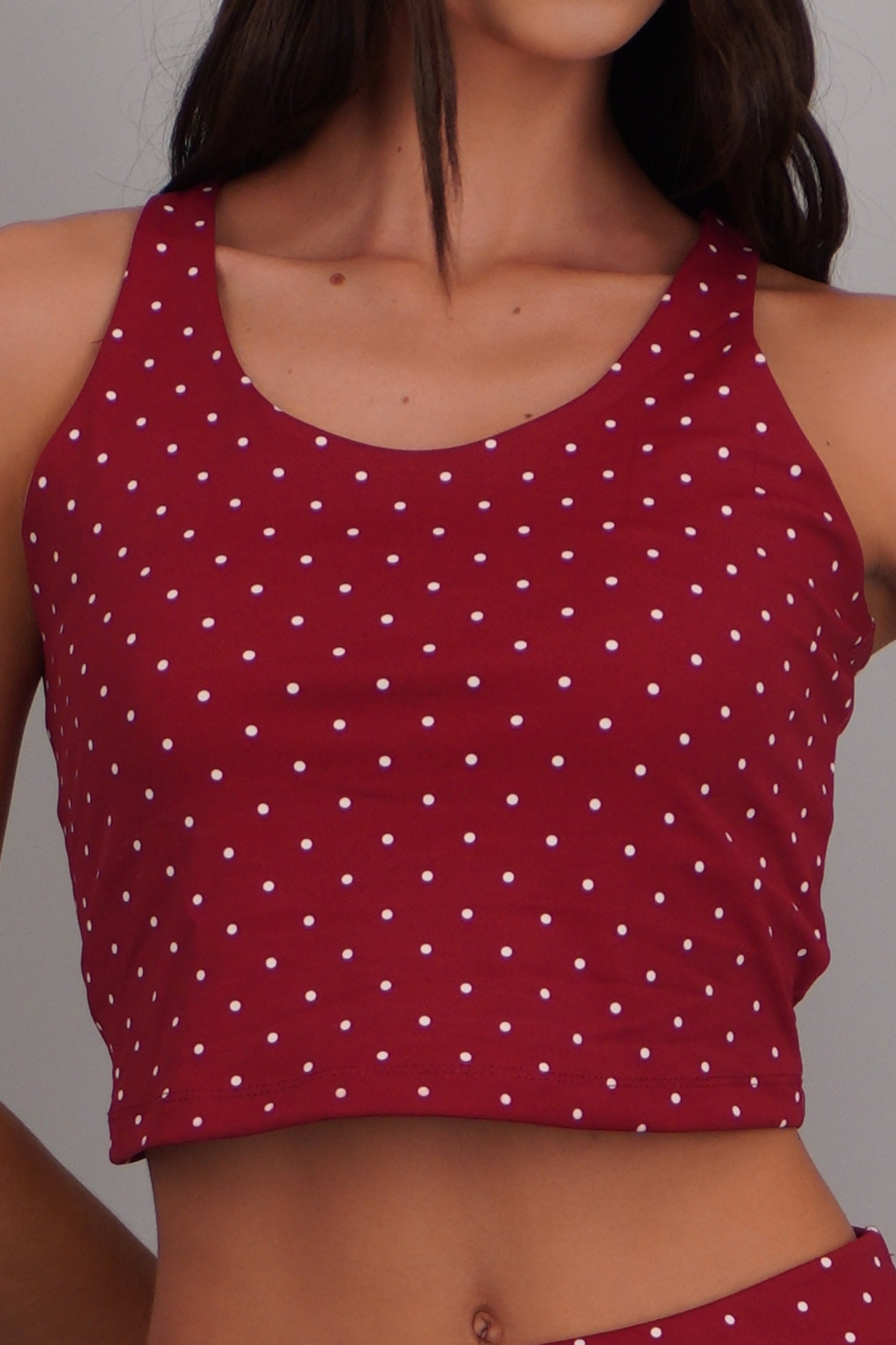 Top deportivo espalda cruzada polka dots ROJO COMBO