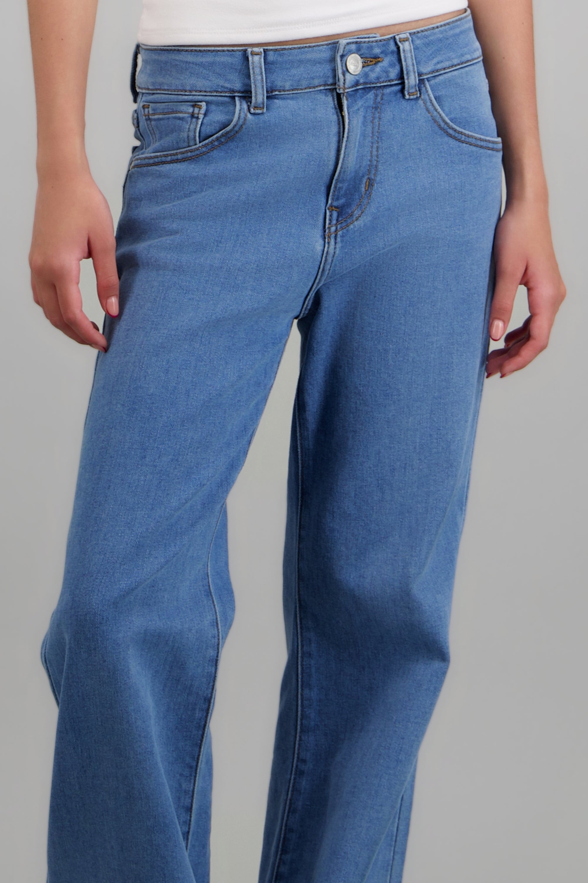 Jeans cropped amplios LIGHT WASH