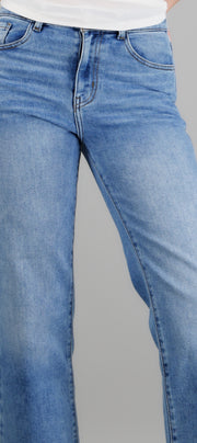 MEDIUM WASH