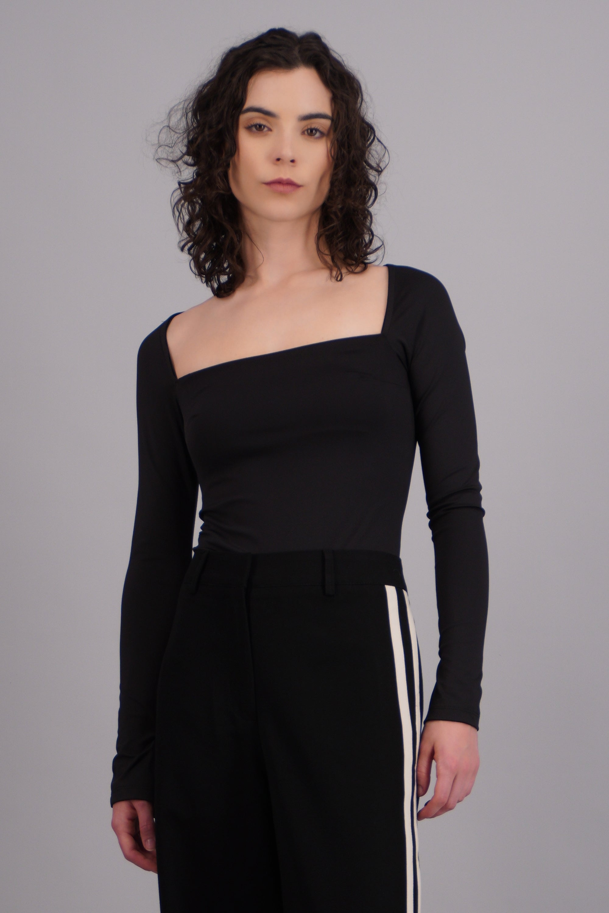 Body manga larga escote cuadrado NEGRO