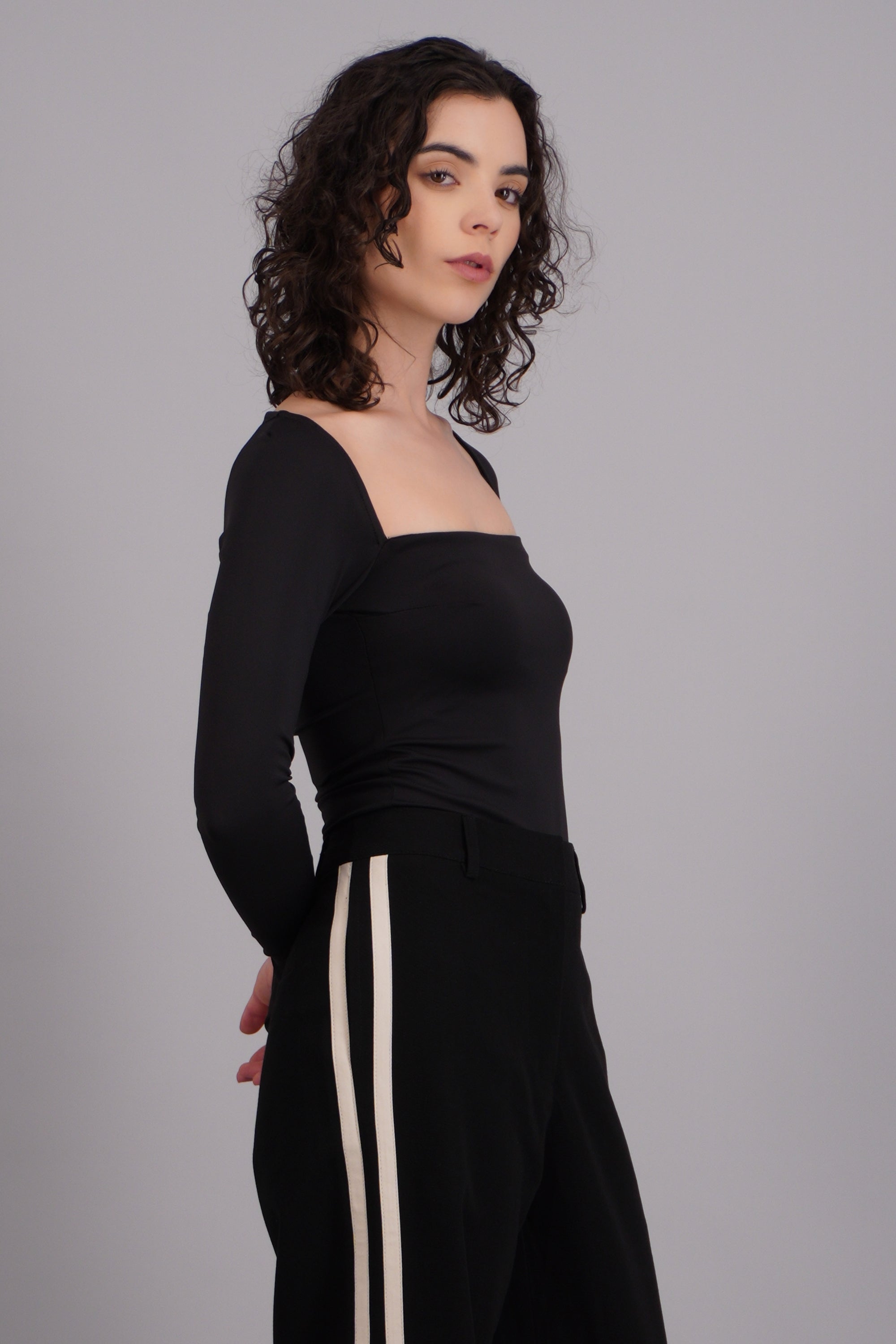 Body manga larga escote cuadrado NEGRO
