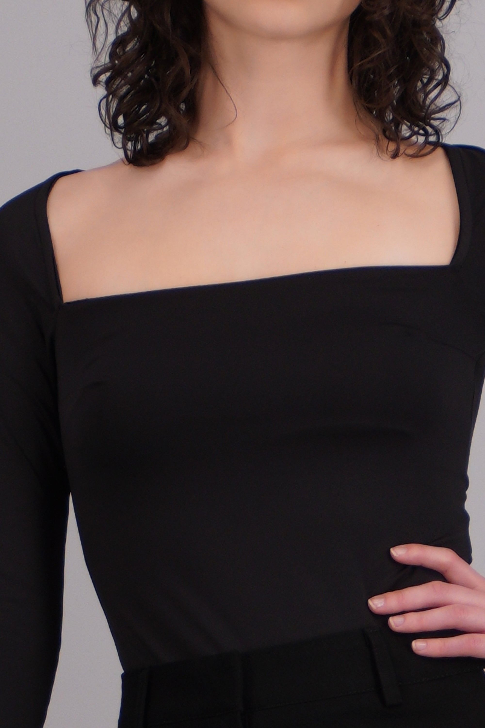 Body manga larga escote cuadrado NEGRO