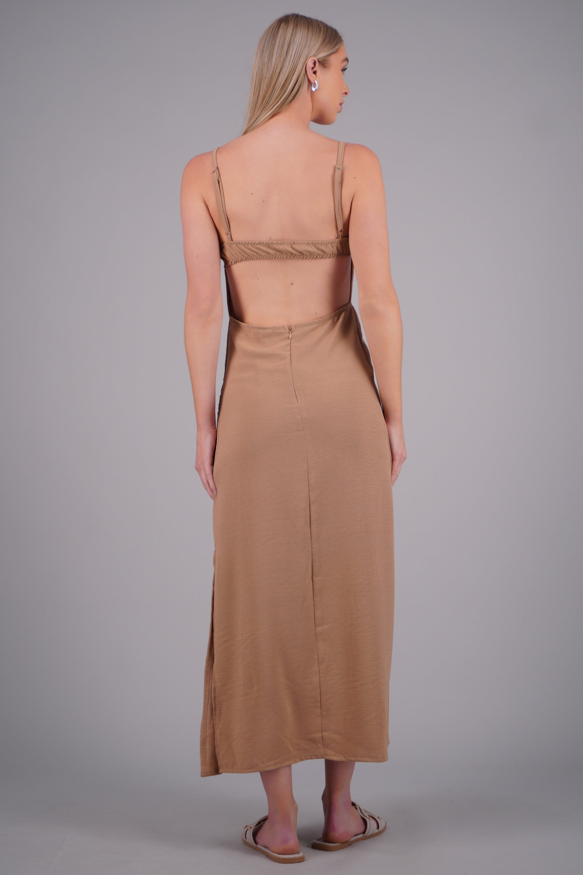 Vestido liso maxi de tirantes BEIGE