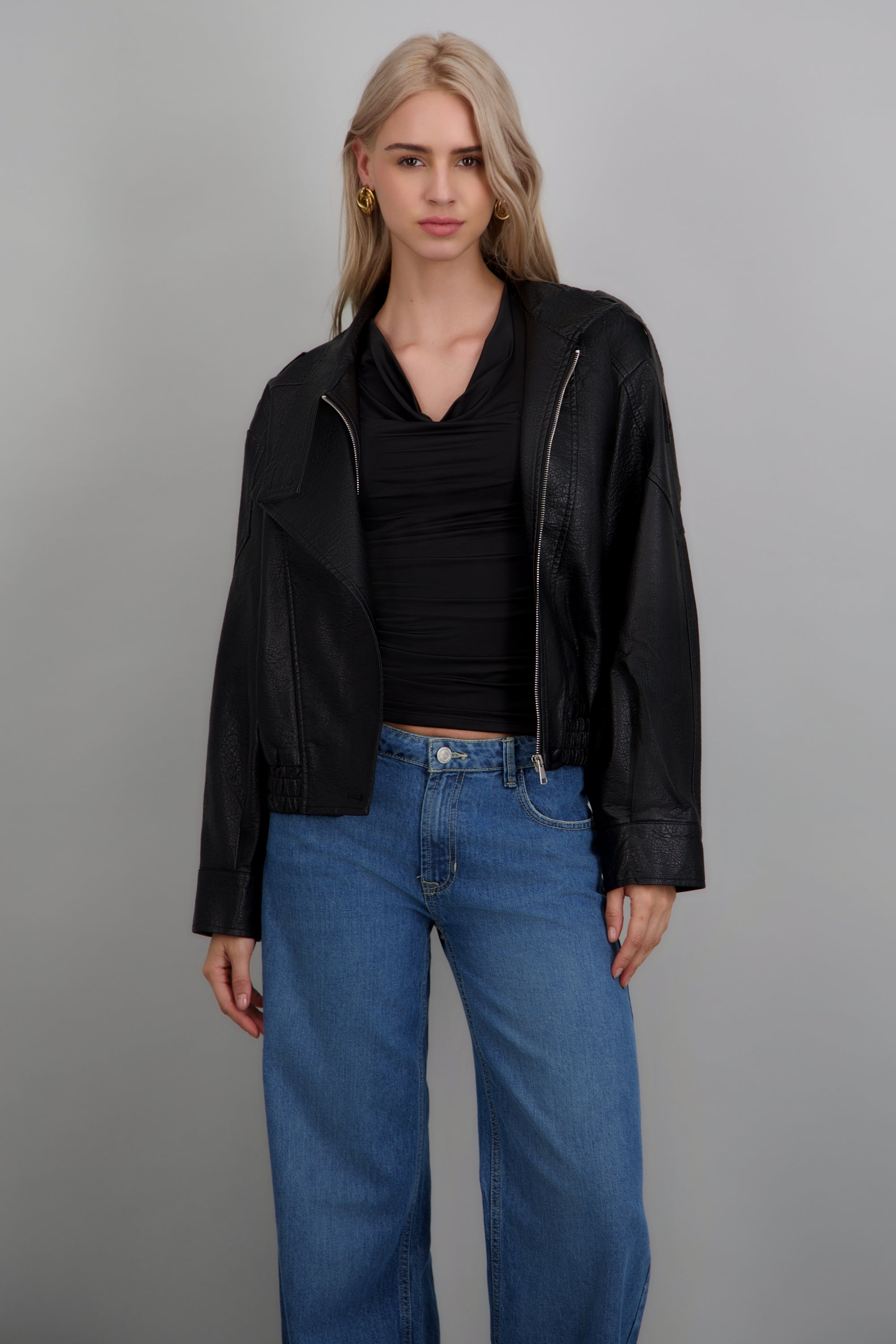 Chamarra PU cuello cruce NEGRO