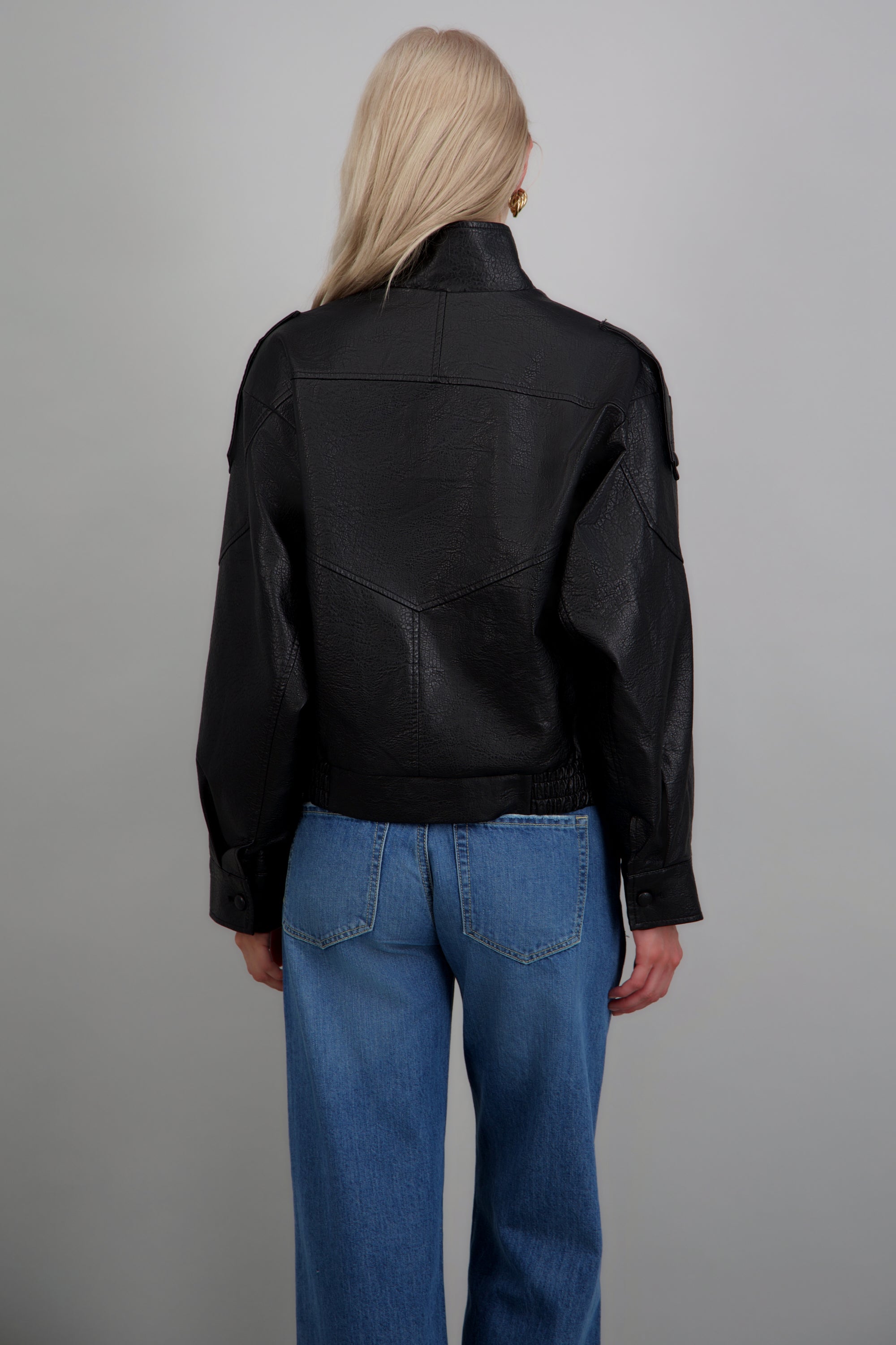Chamarra PU cuello cruce NEGRO