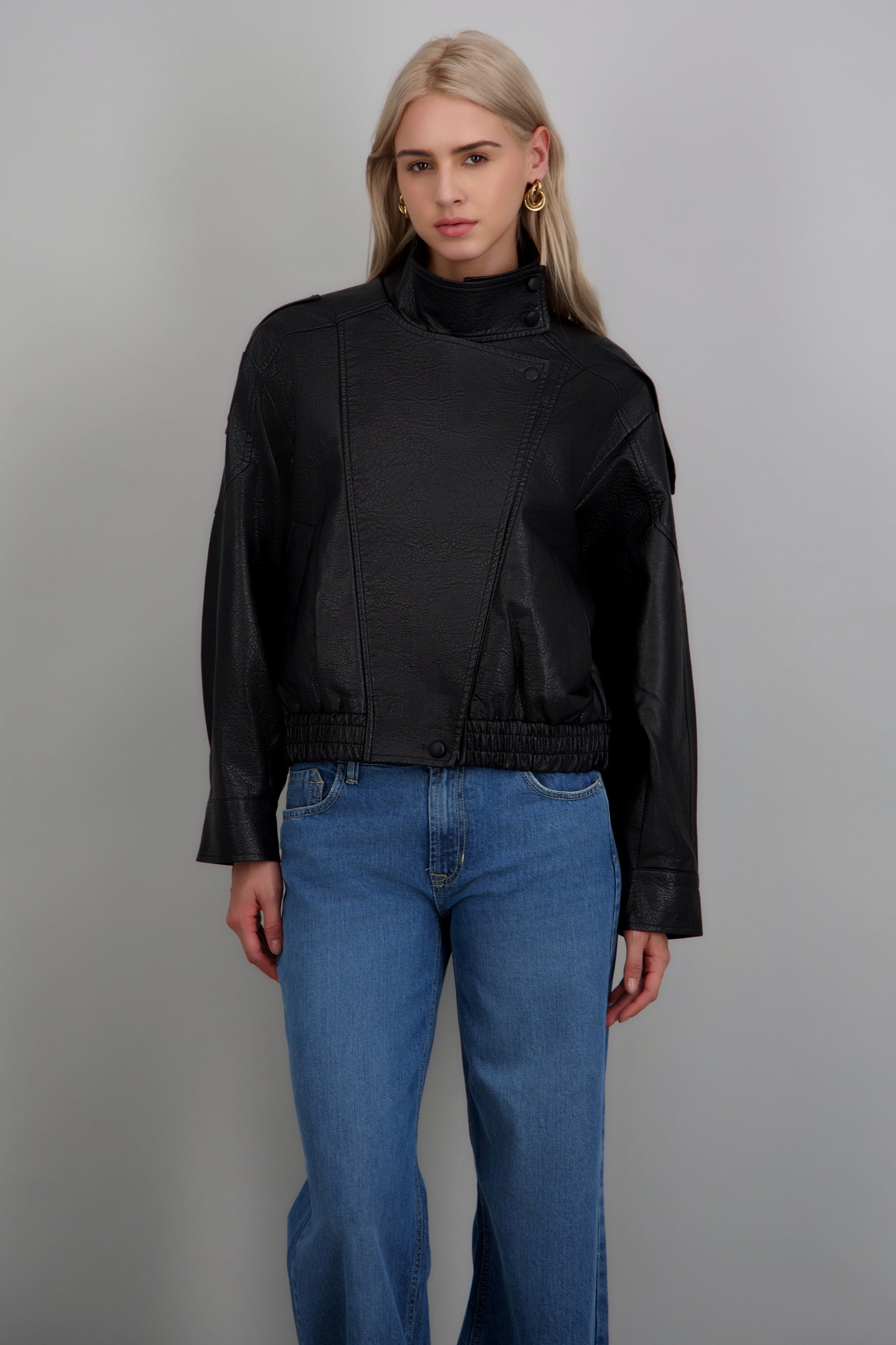 Chamarra PU cuello cruce NEGRO