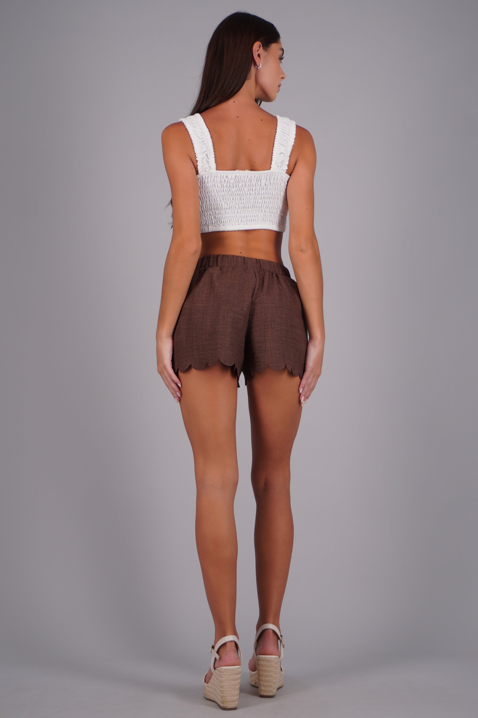 Short resorte detalle corte CHOCOLATE
