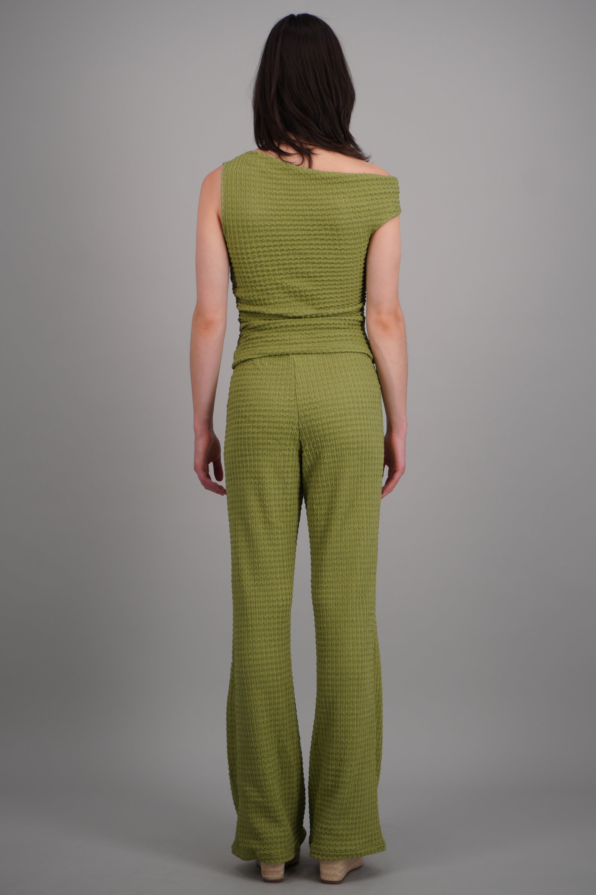 APPLE GREEN