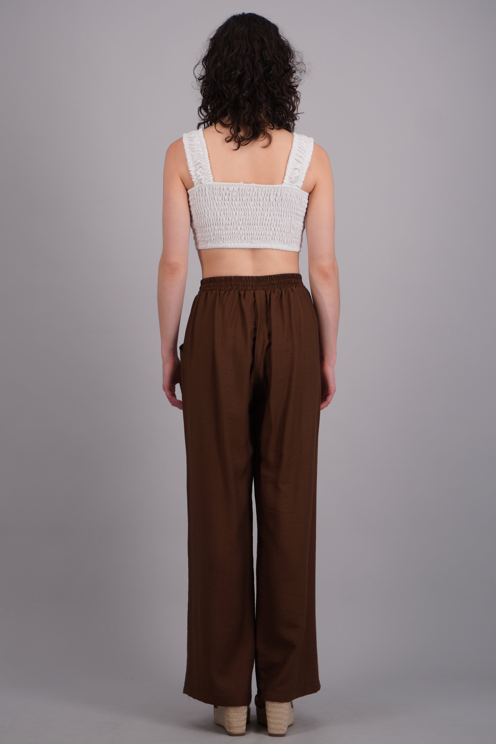 Pantalon amplio liso con resorte CAFE