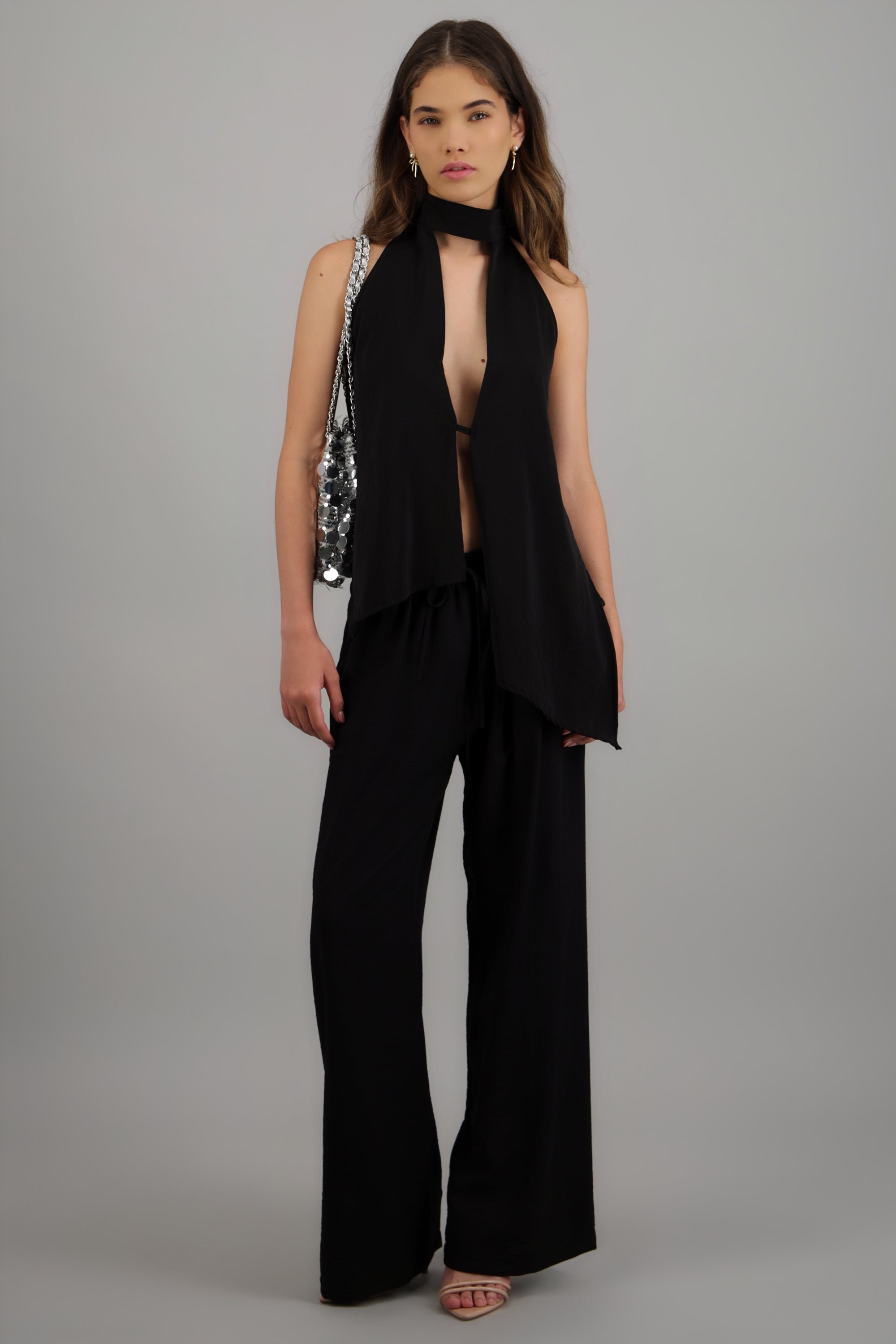 Pantalon amplio liso con resorte NEGRO