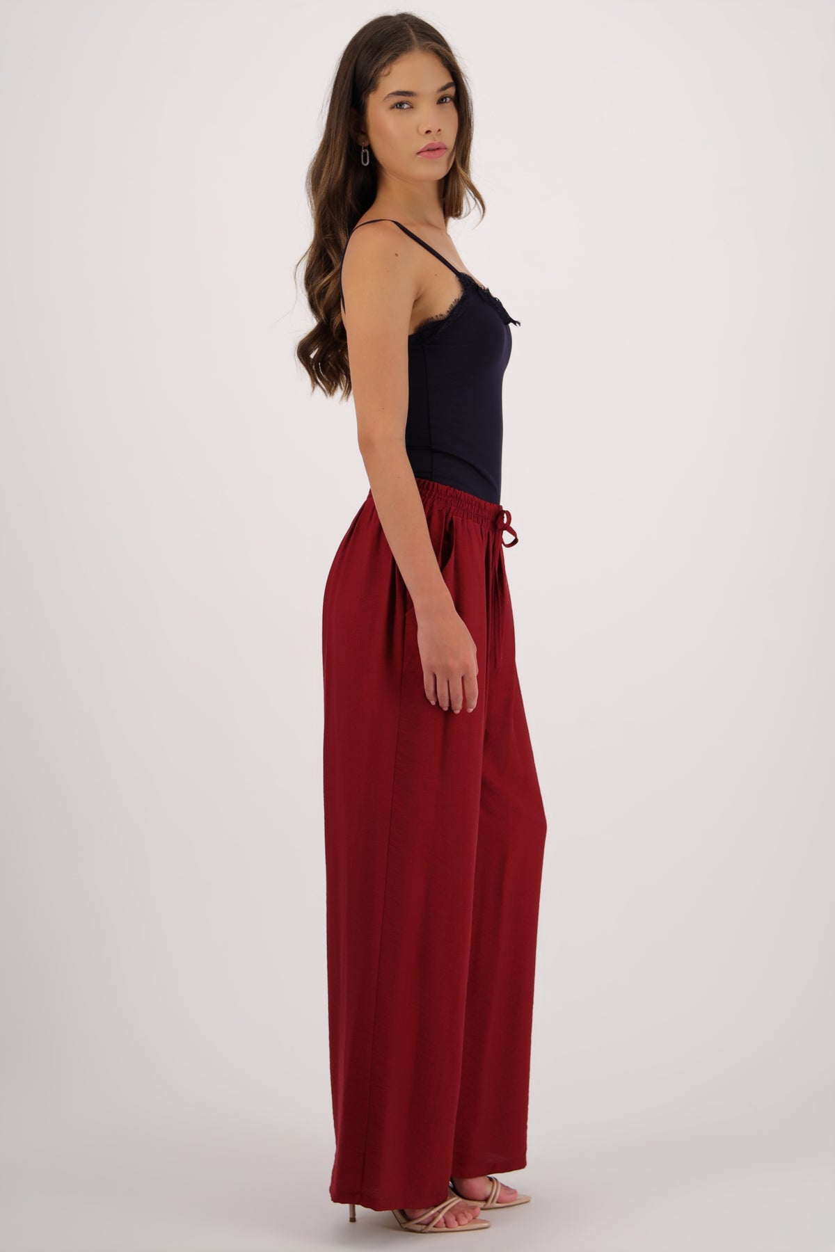 Pantalon amplio liso con resorte VINO