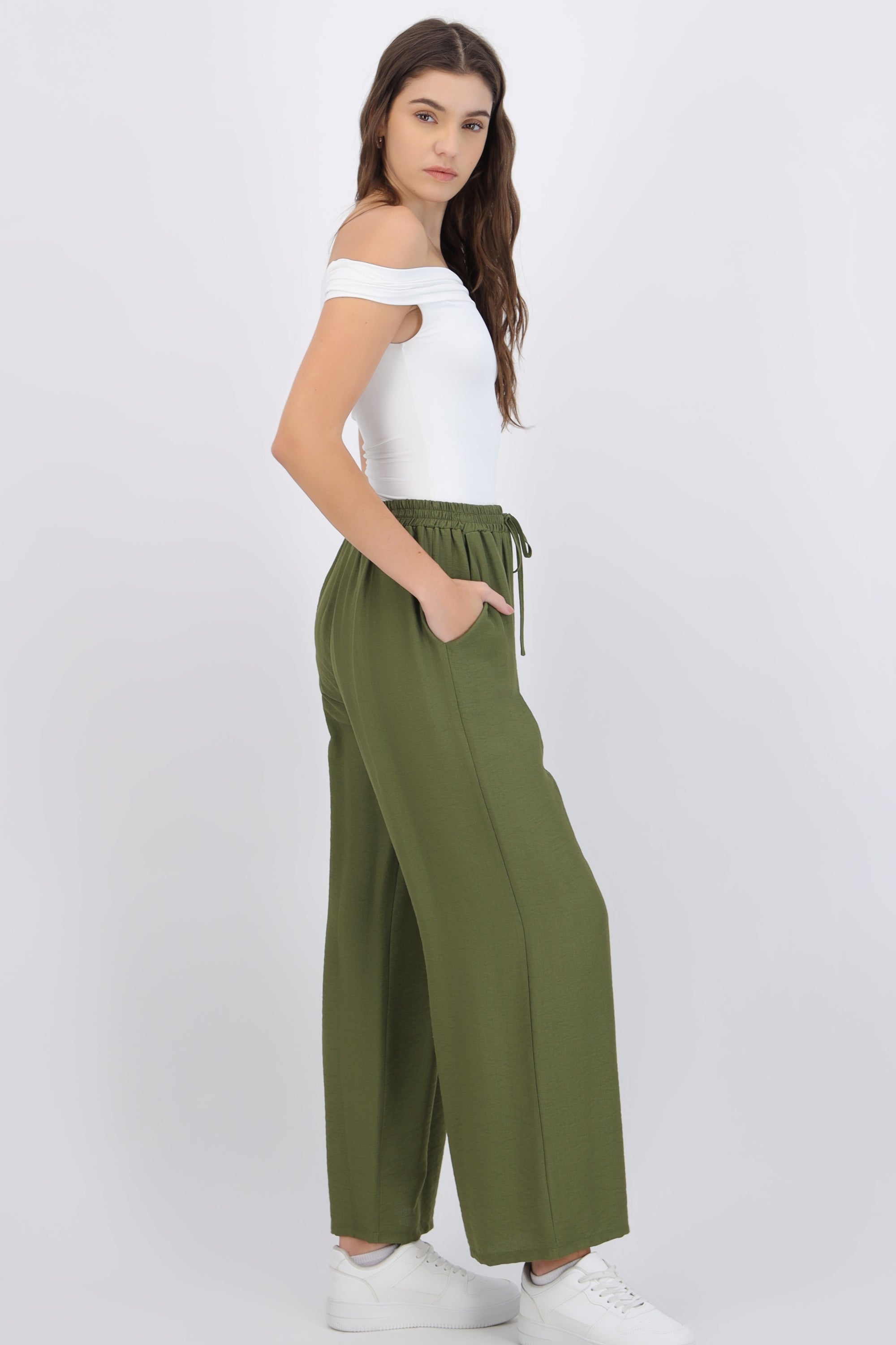 Pantalón amplio liso con resorte
