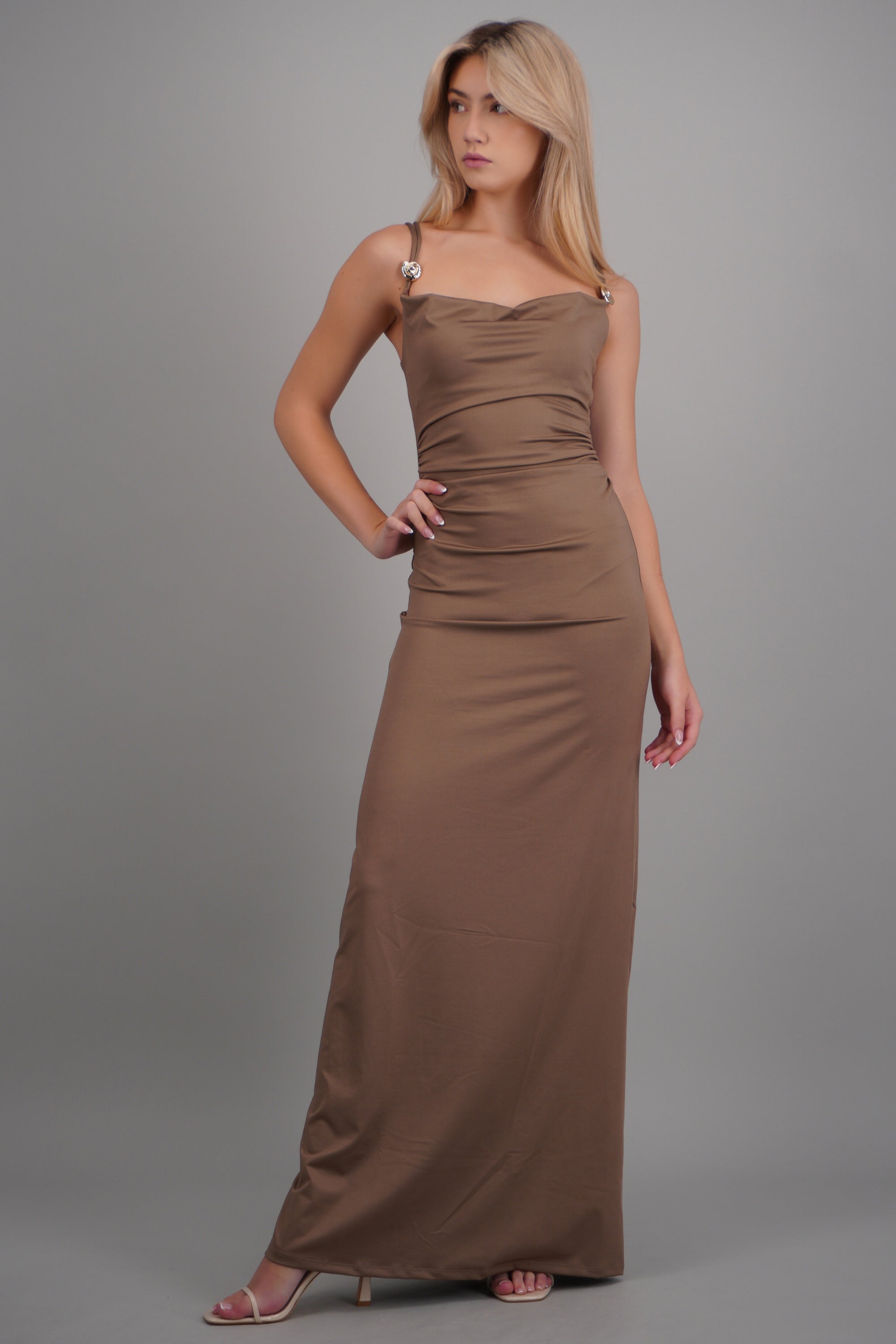 Vestido tirantes detalle argollas TAUPE