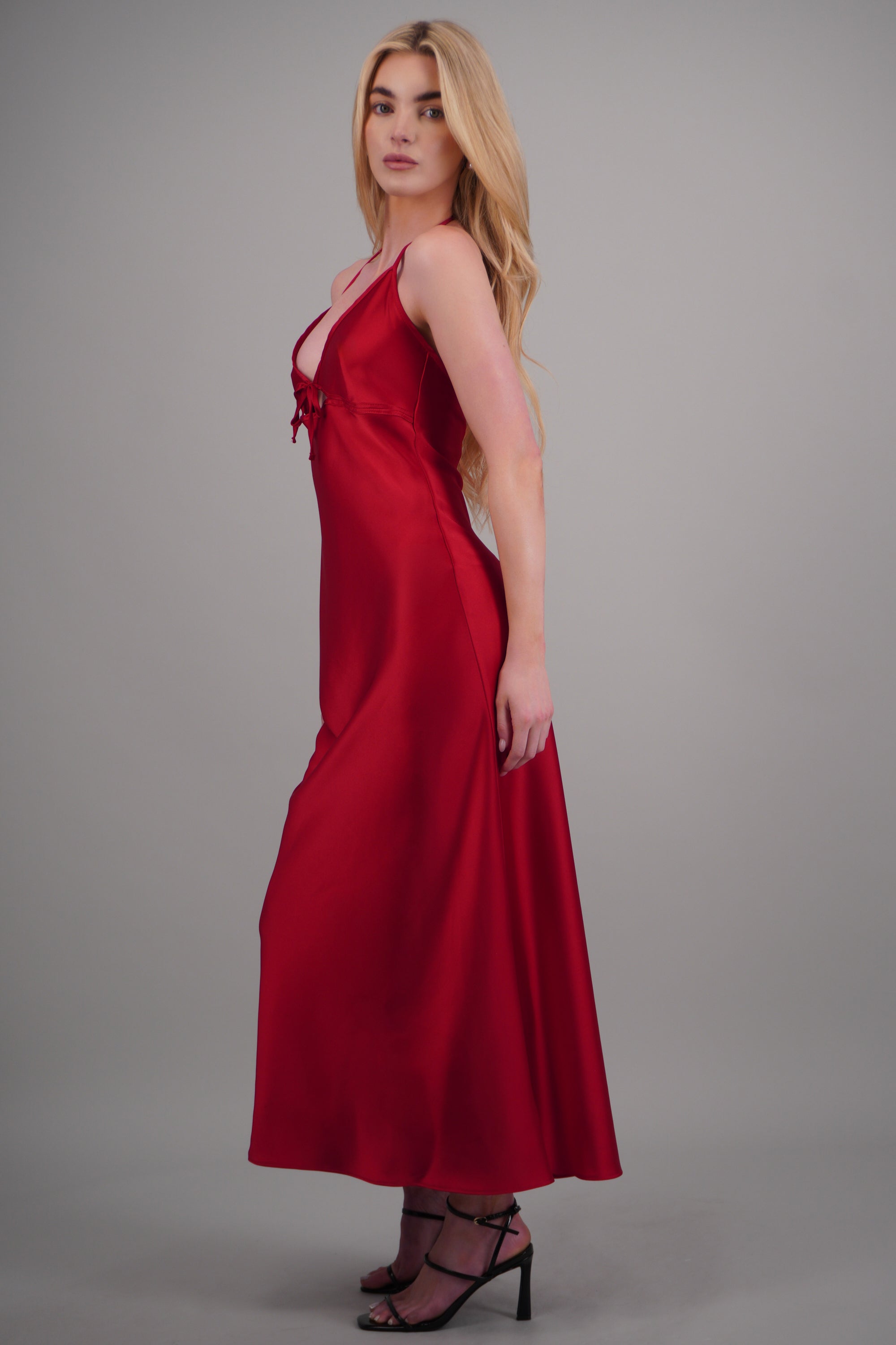 Vestido maxi satin amarre escote ROJO