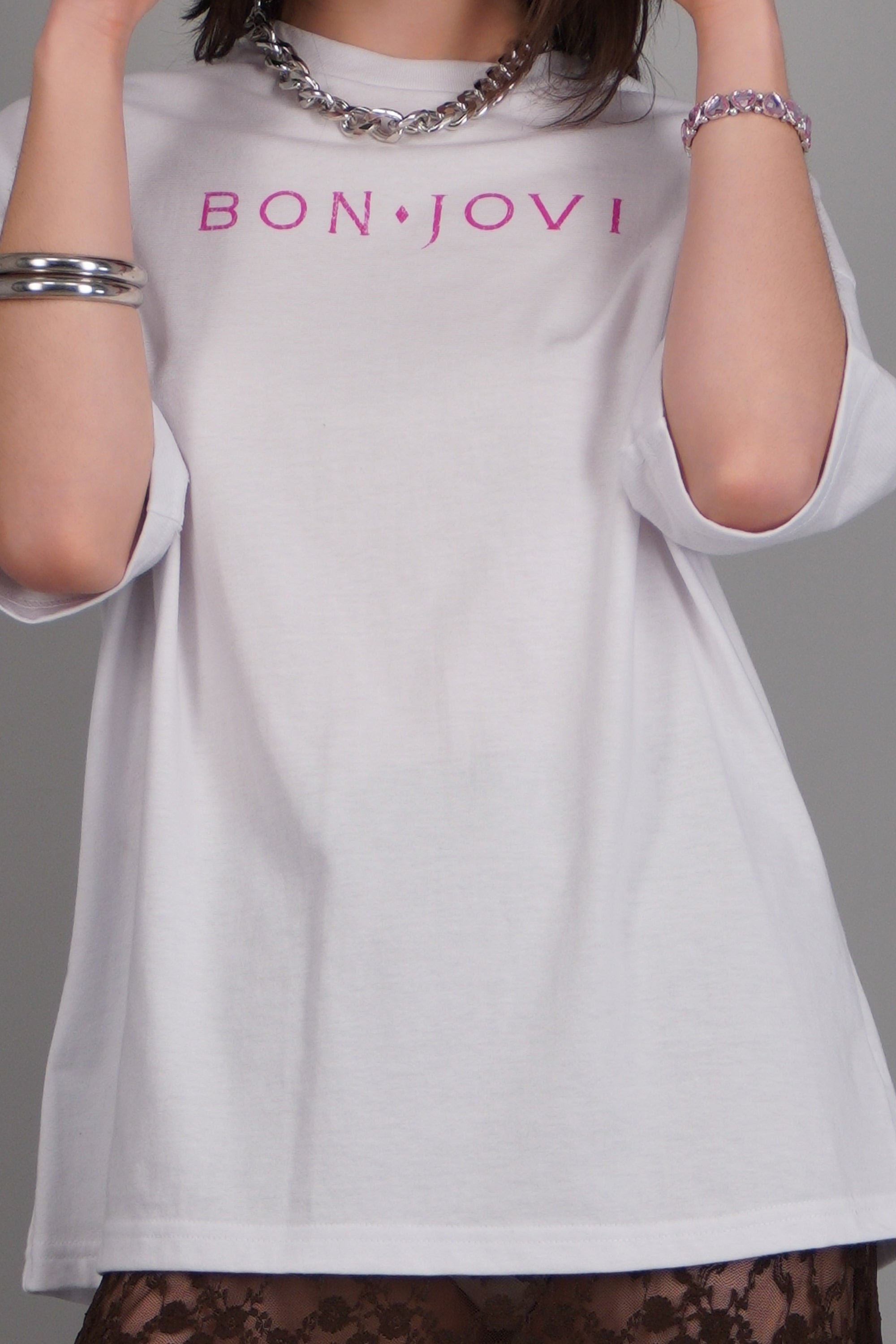 Playera over corazon Bon Jovi BLANCO