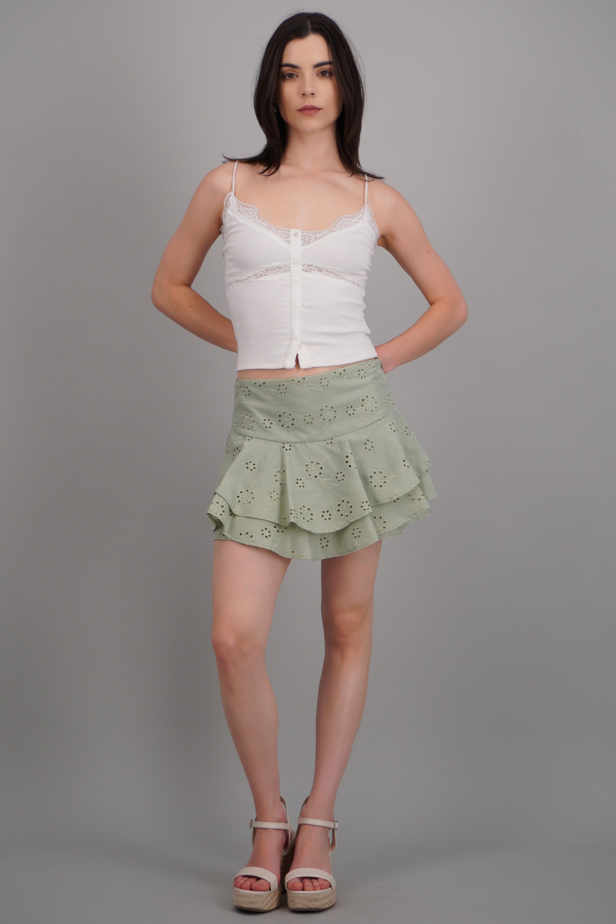 Falda mini olanes detalle encaje SAGE