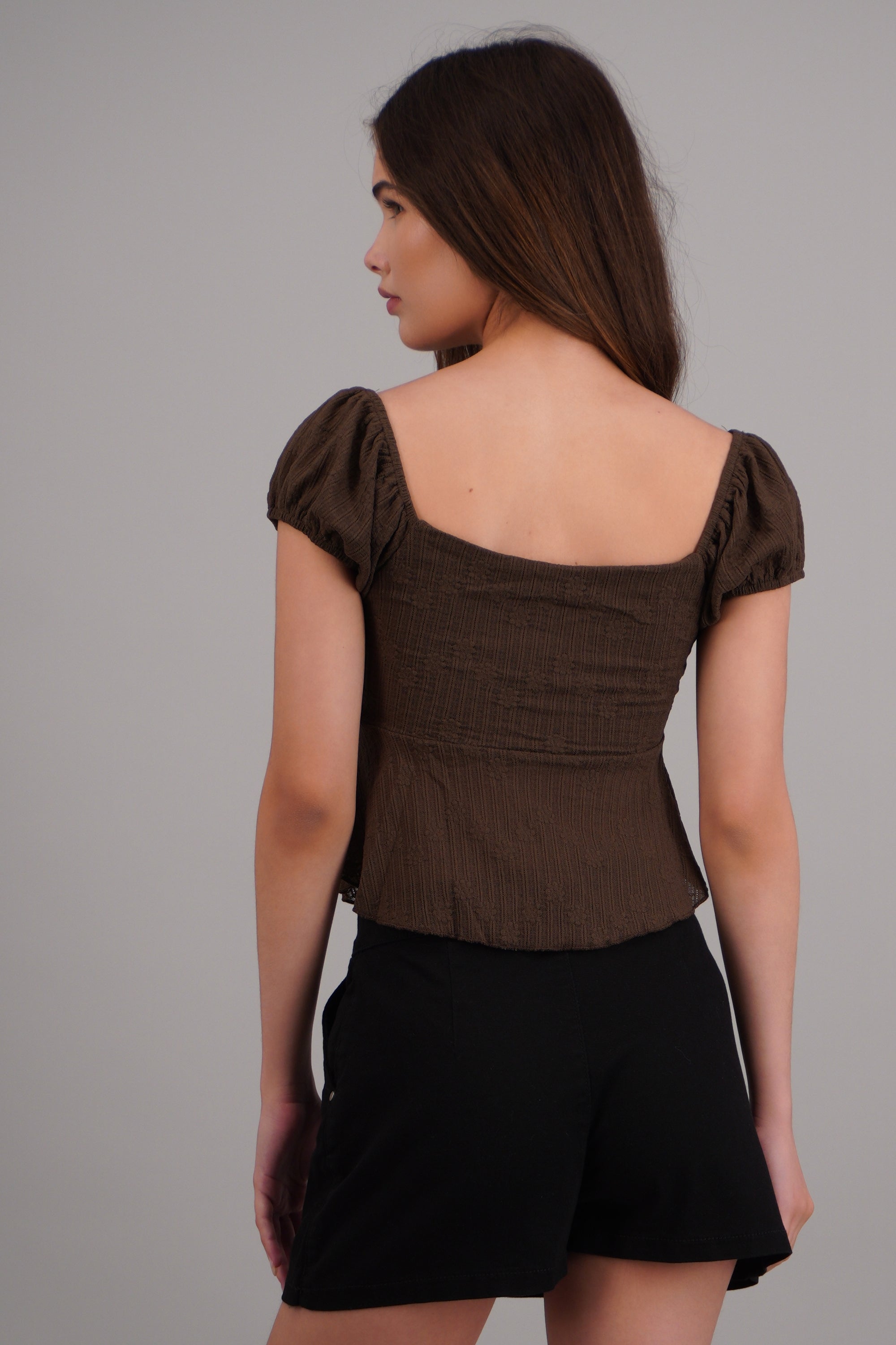 Blusa manga corta con detalle mono CAFE