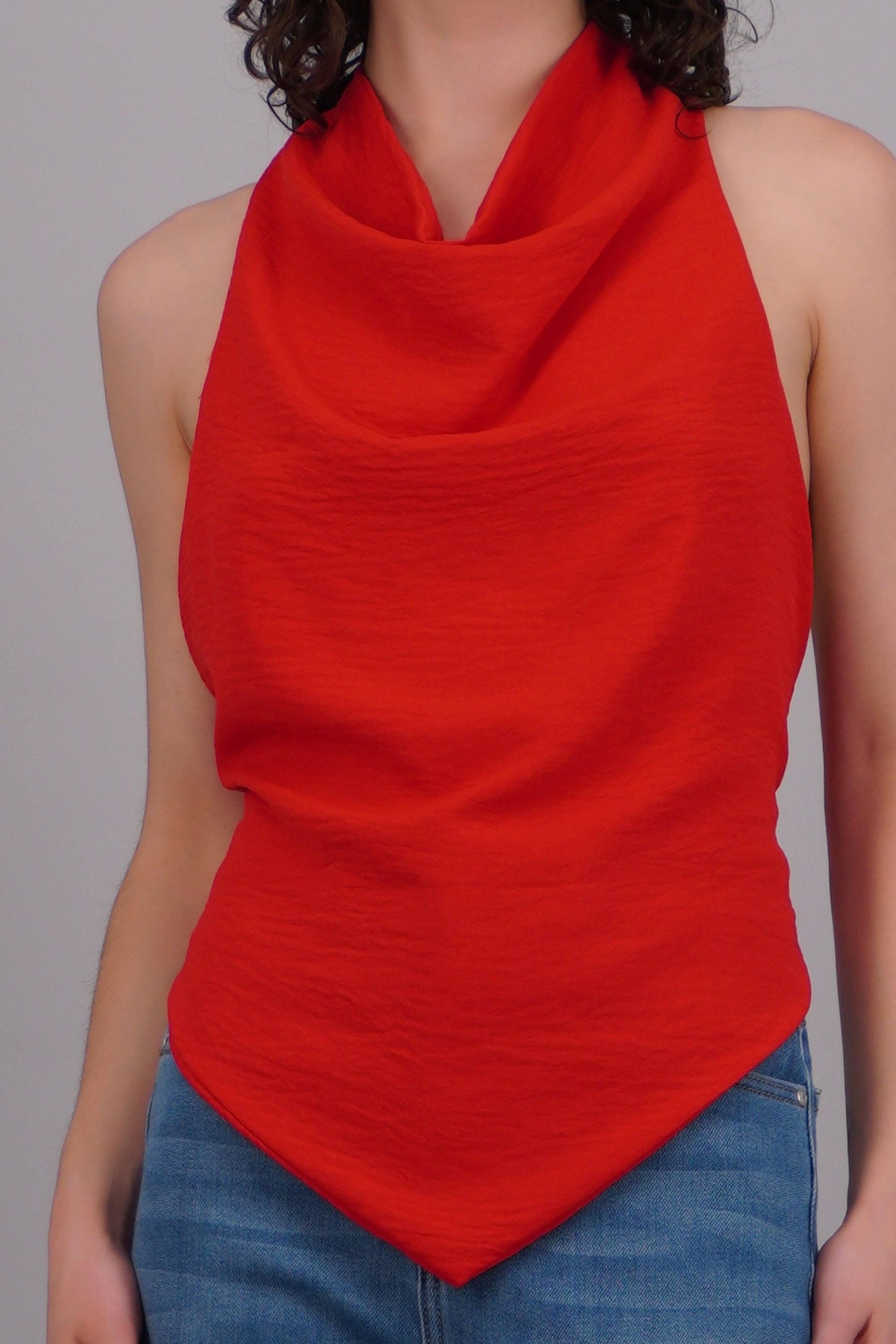 Top cuello halter asimetrico ROJO