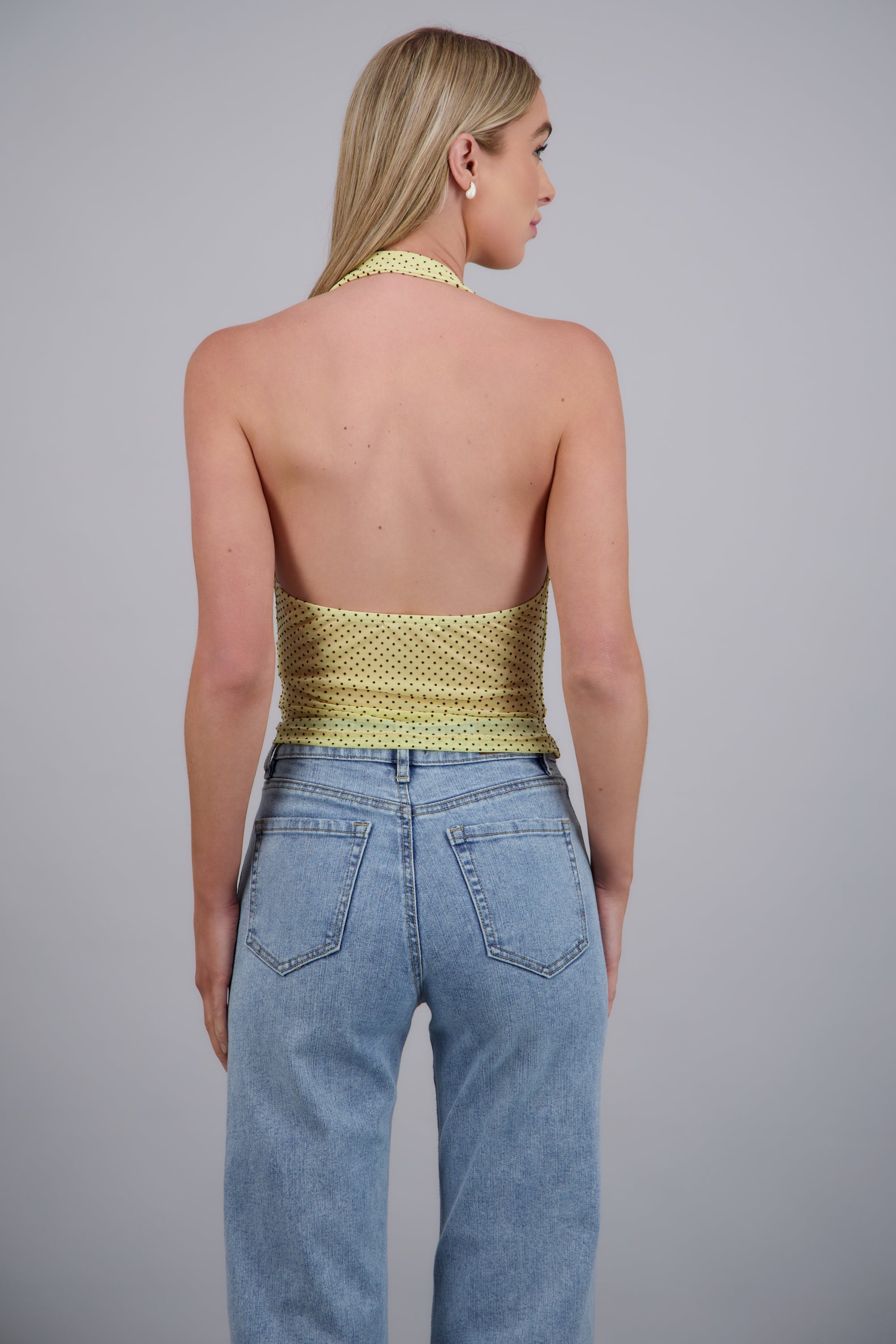 Top halter sin mangas detalle polka dots AMARILLO COMBO