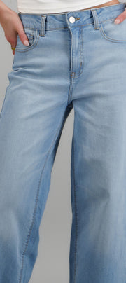 MEDIUM WASH