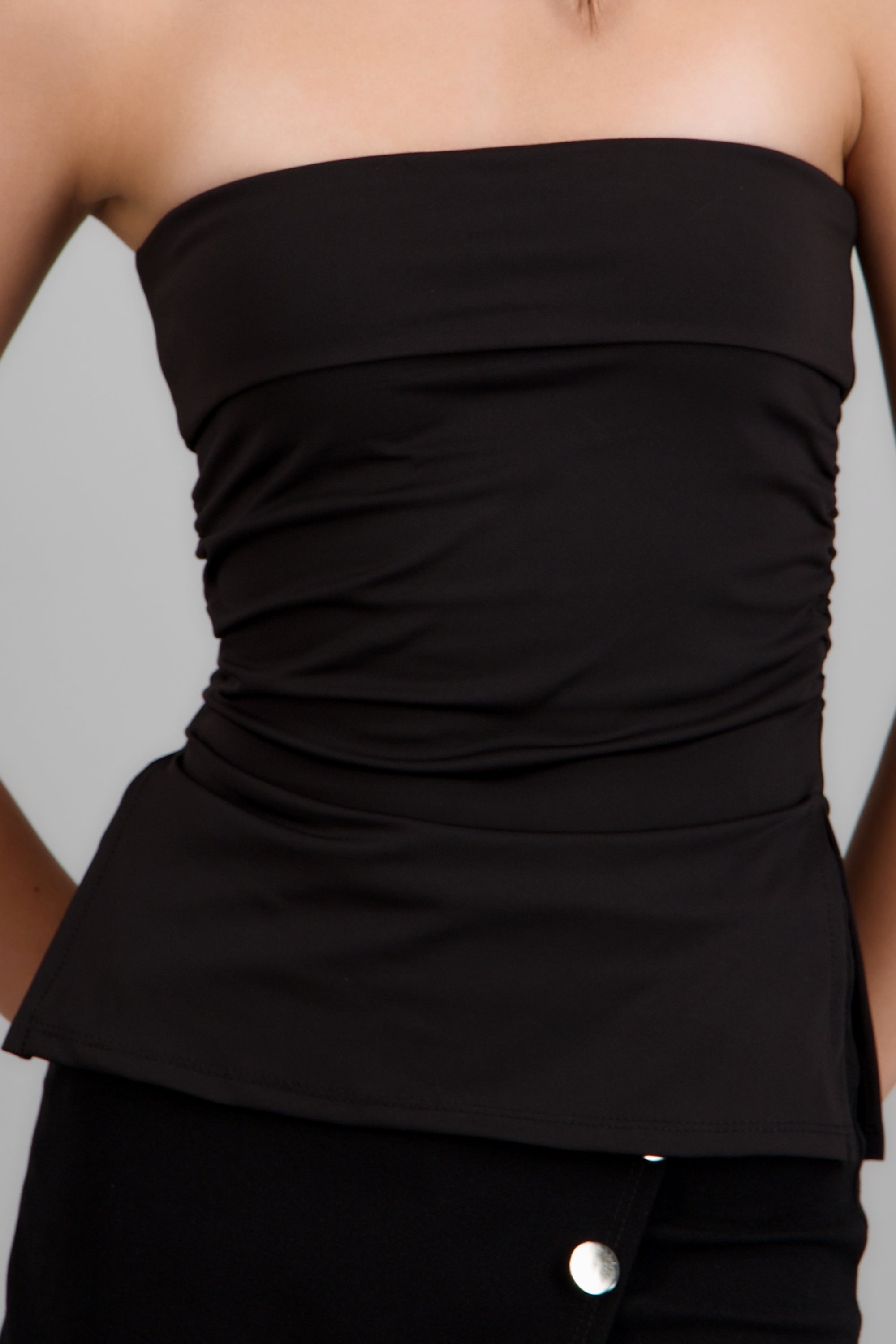 Top drapeado con aberturas NEGRO