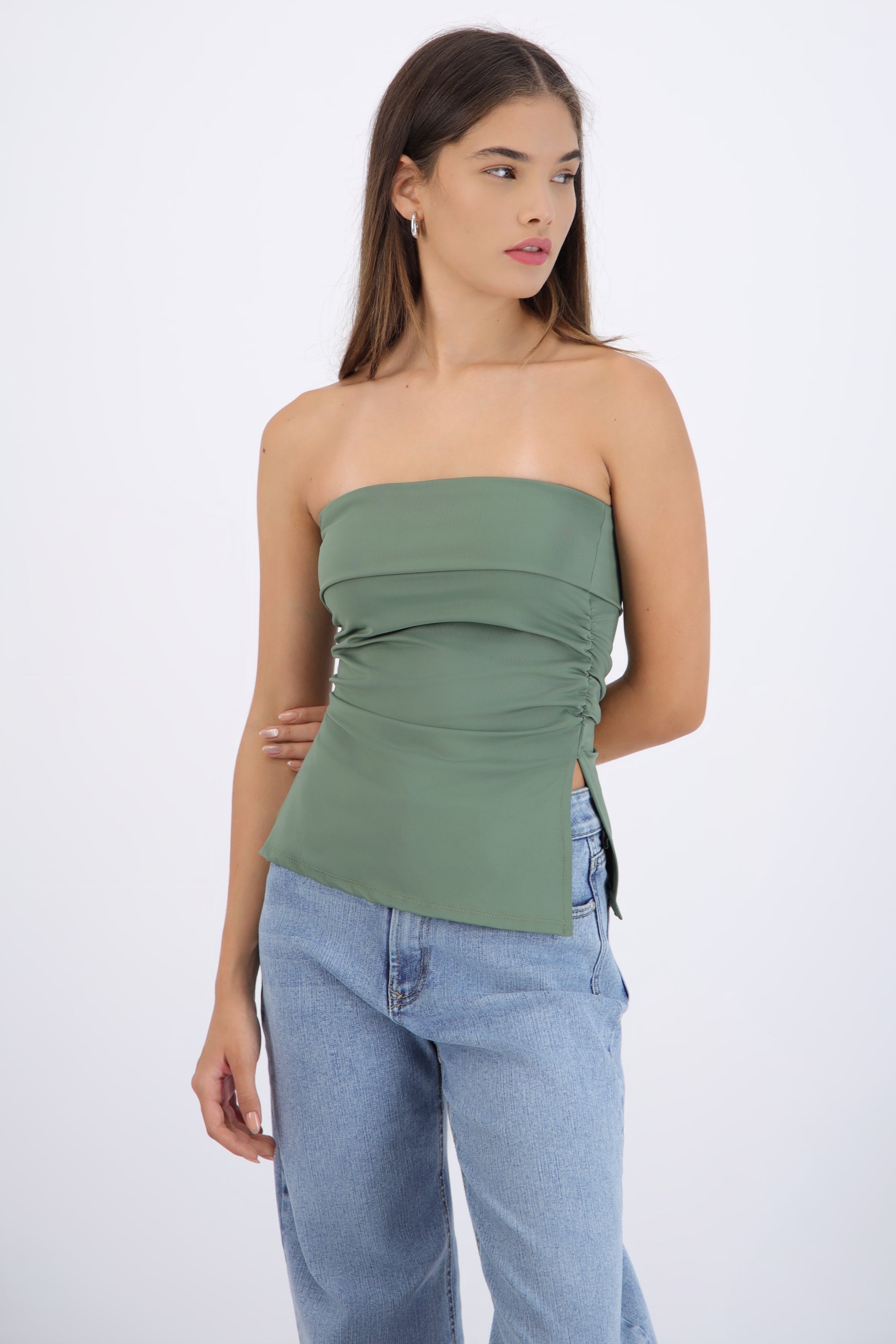 Top drapeado con aberturas