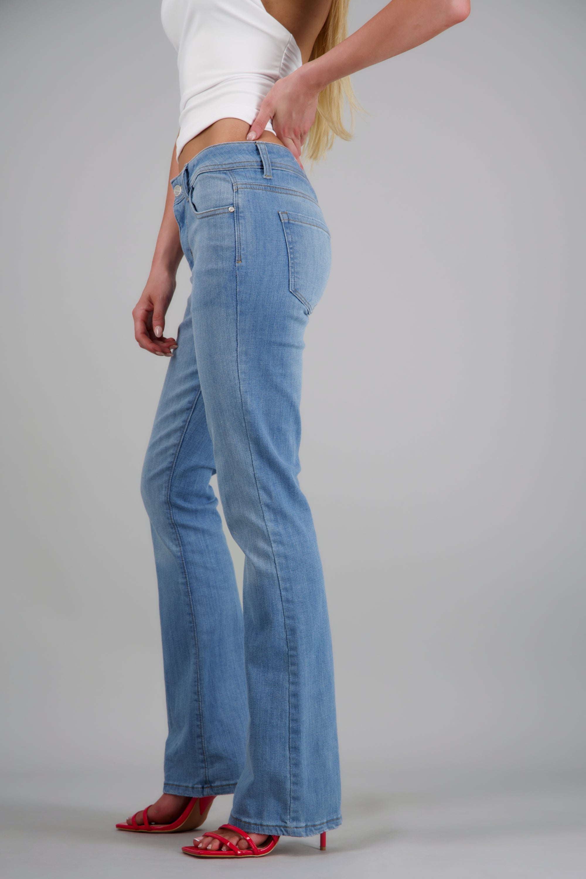 Jeans flare slim basico MEDIUM WASH