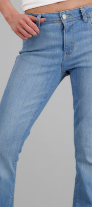 MEDIUM WASH
