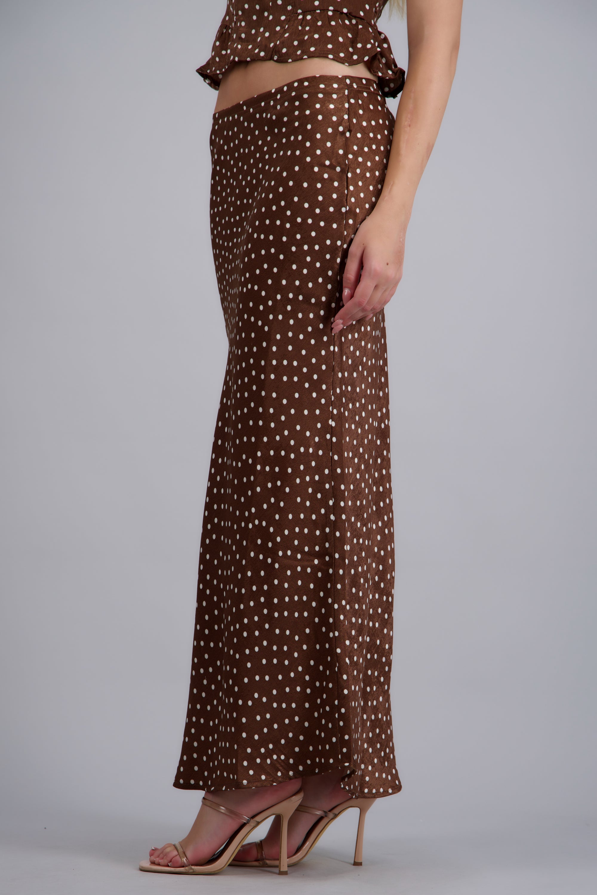 Falda maxi satinada polka dots CAFE COMBO