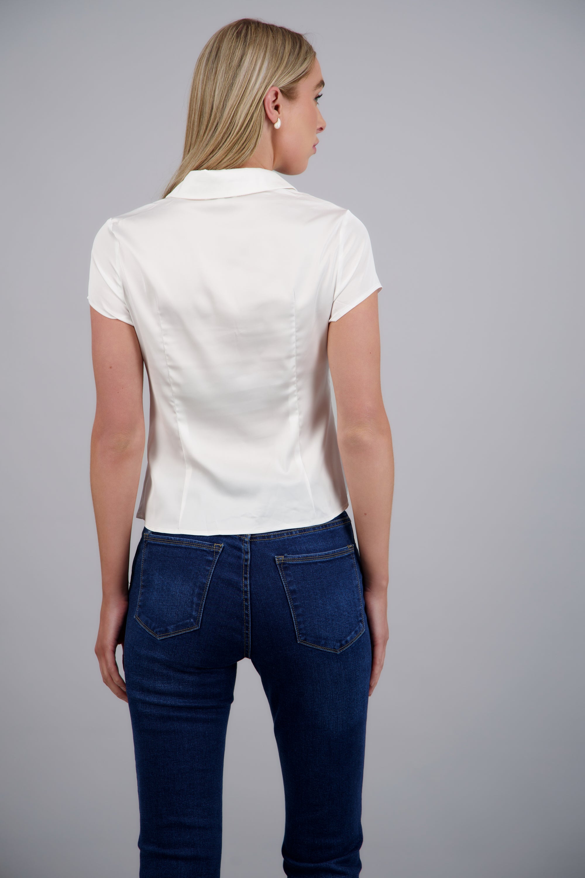 Blusa satinada manga corta con botones BLANCO