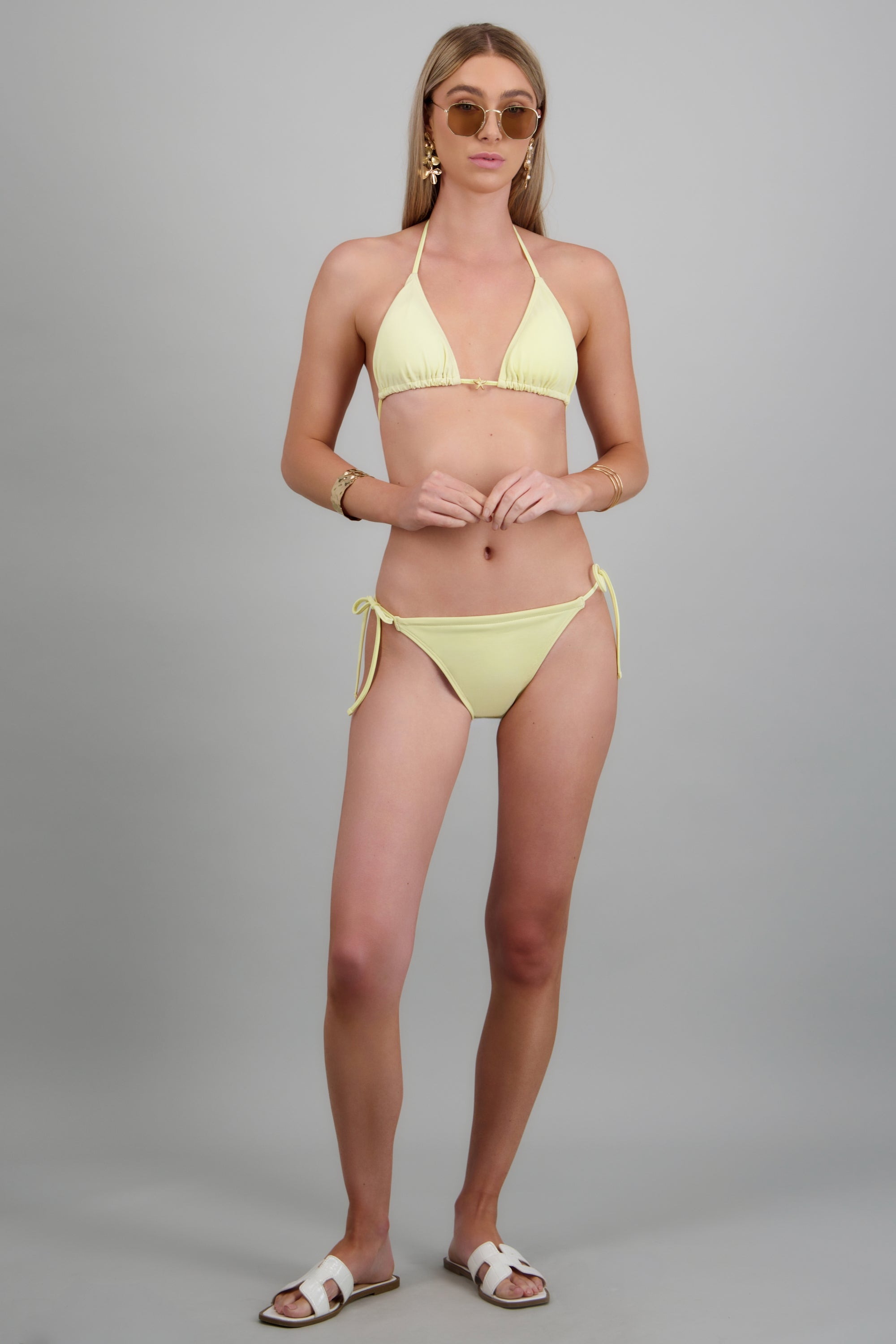 Bikini jaretas detalle estrella AMARILLO PASTEL
